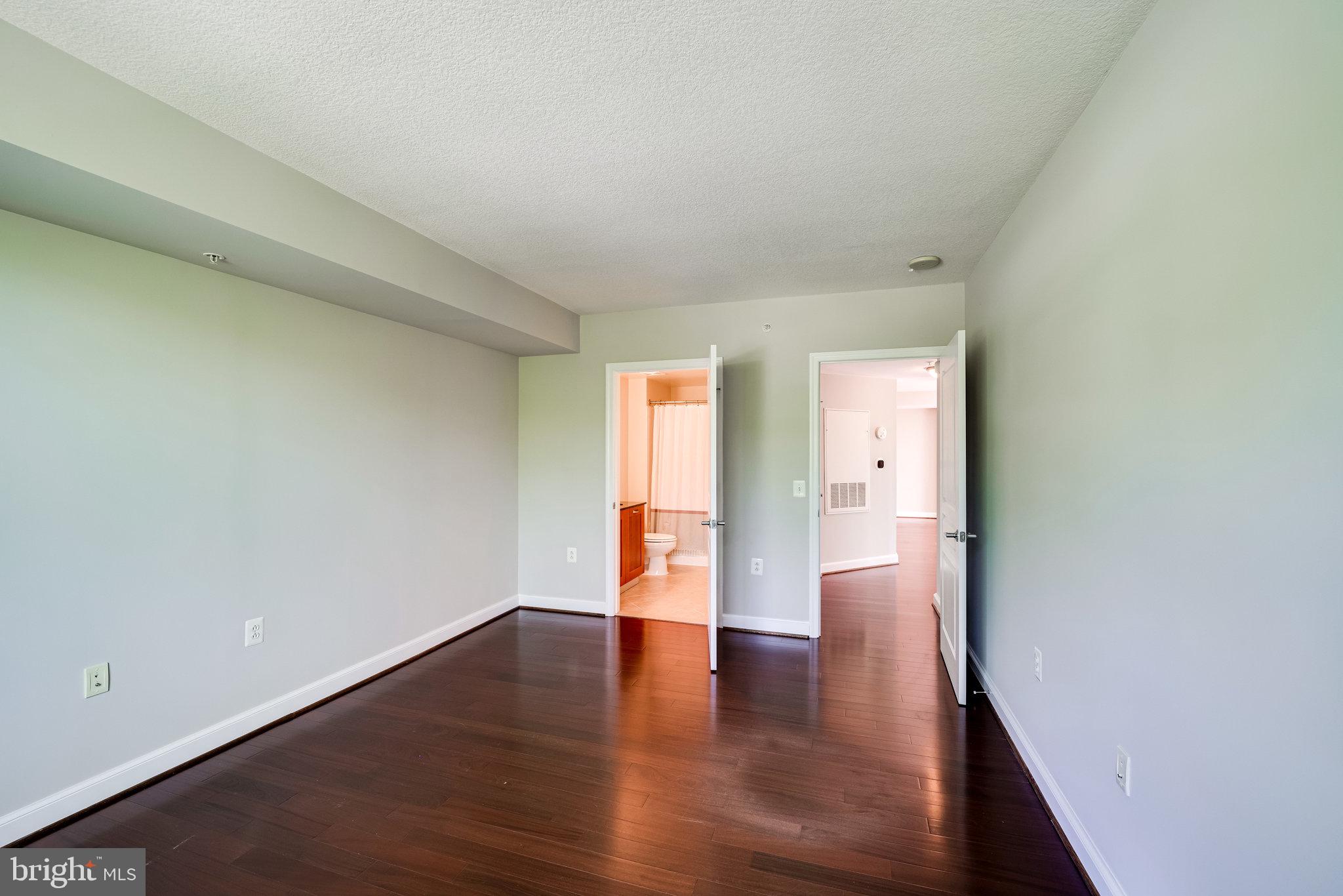 MIDTOWN ALEXANDRIA STATION CONDOMINIUM - Residential