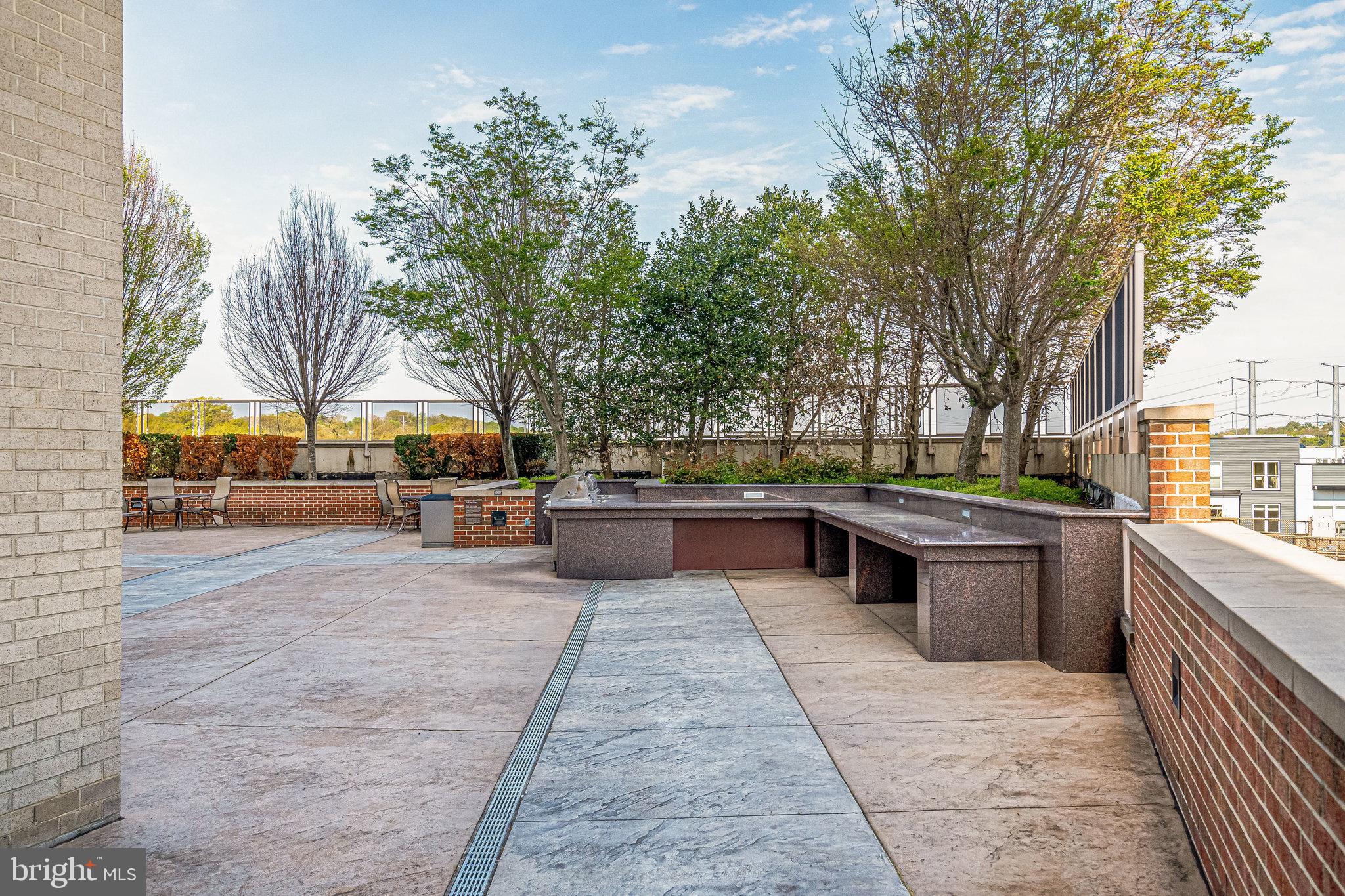 MIDTOWN ALEXANDRIA STATION CONDOMINIUM - Residential