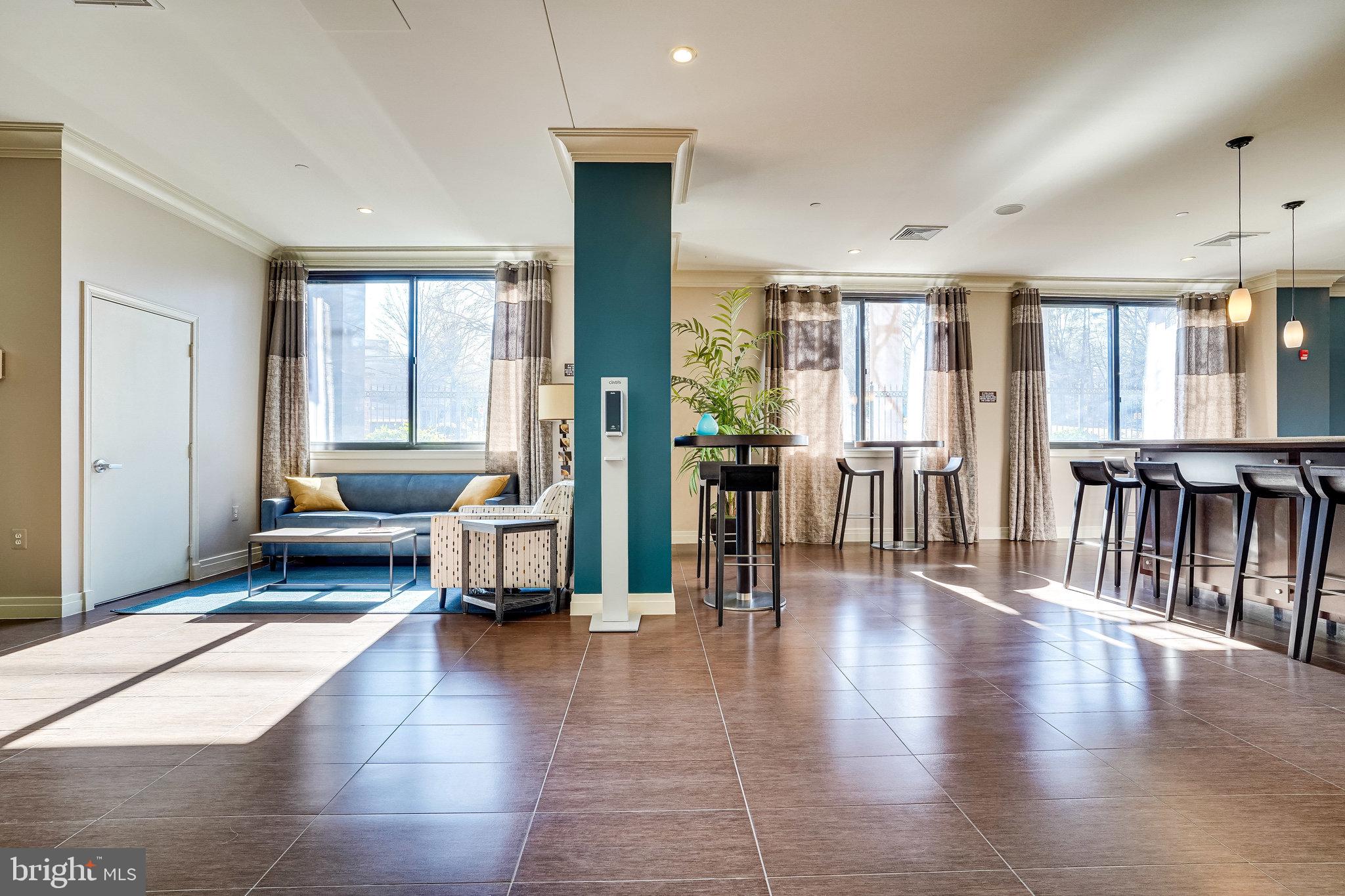 MIDTOWN ALEXANDRIA STATION CONDOMINIUM - Residential