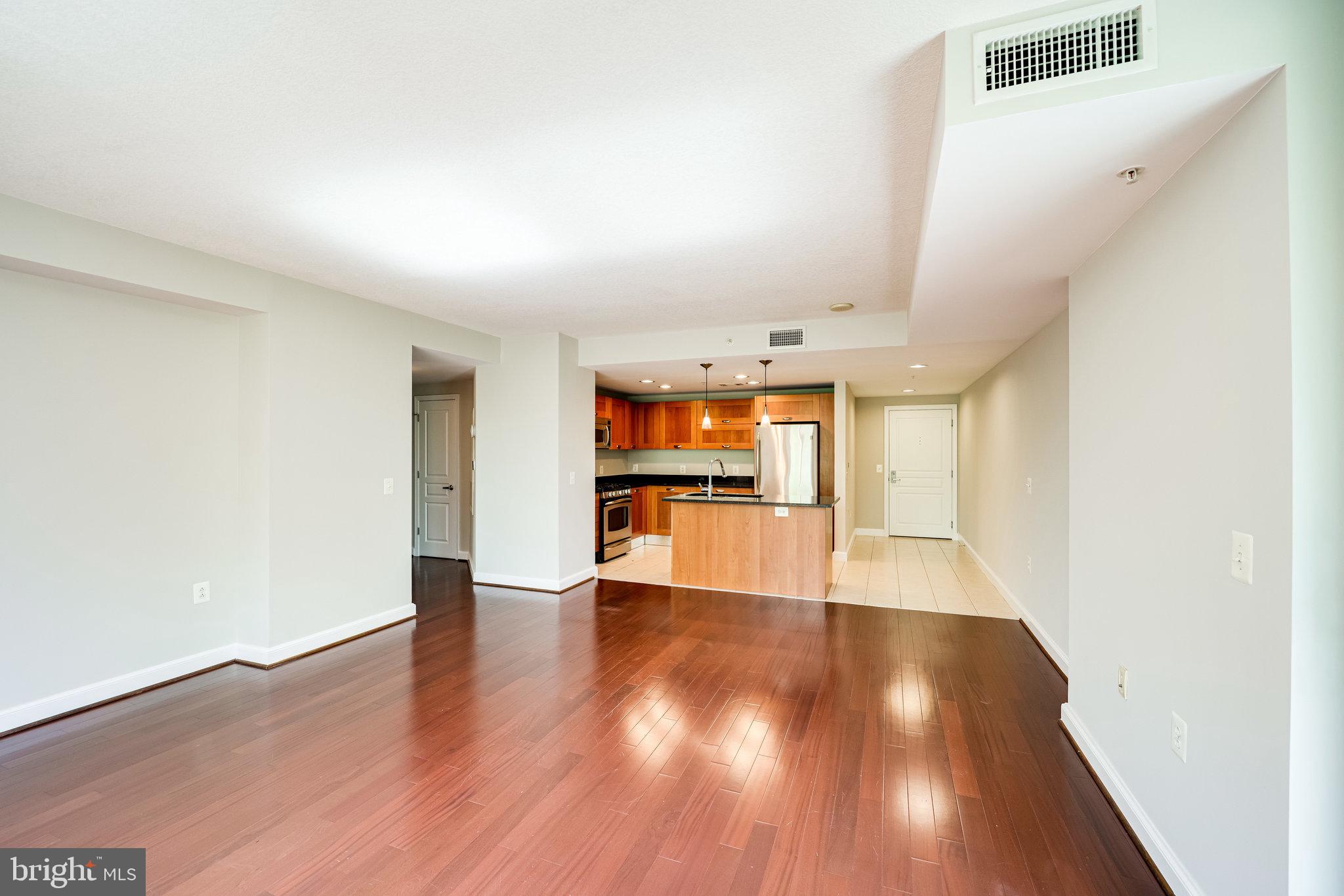 MIDTOWN ALEXANDRIA STATION CONDOMINIUM - Residential