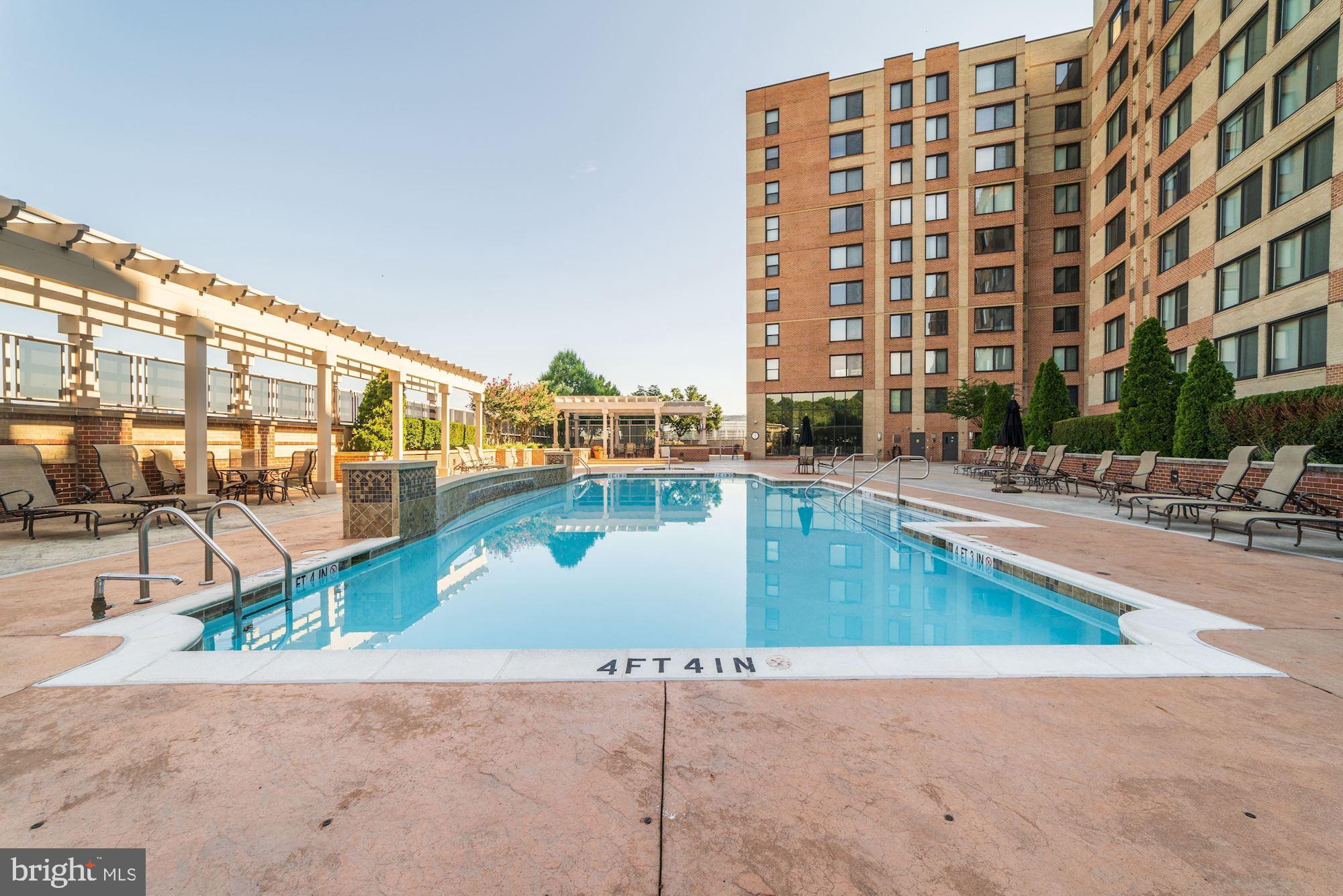 MIDTOWN ALEXANDRIA STATION CONDOMINIUM - Residential