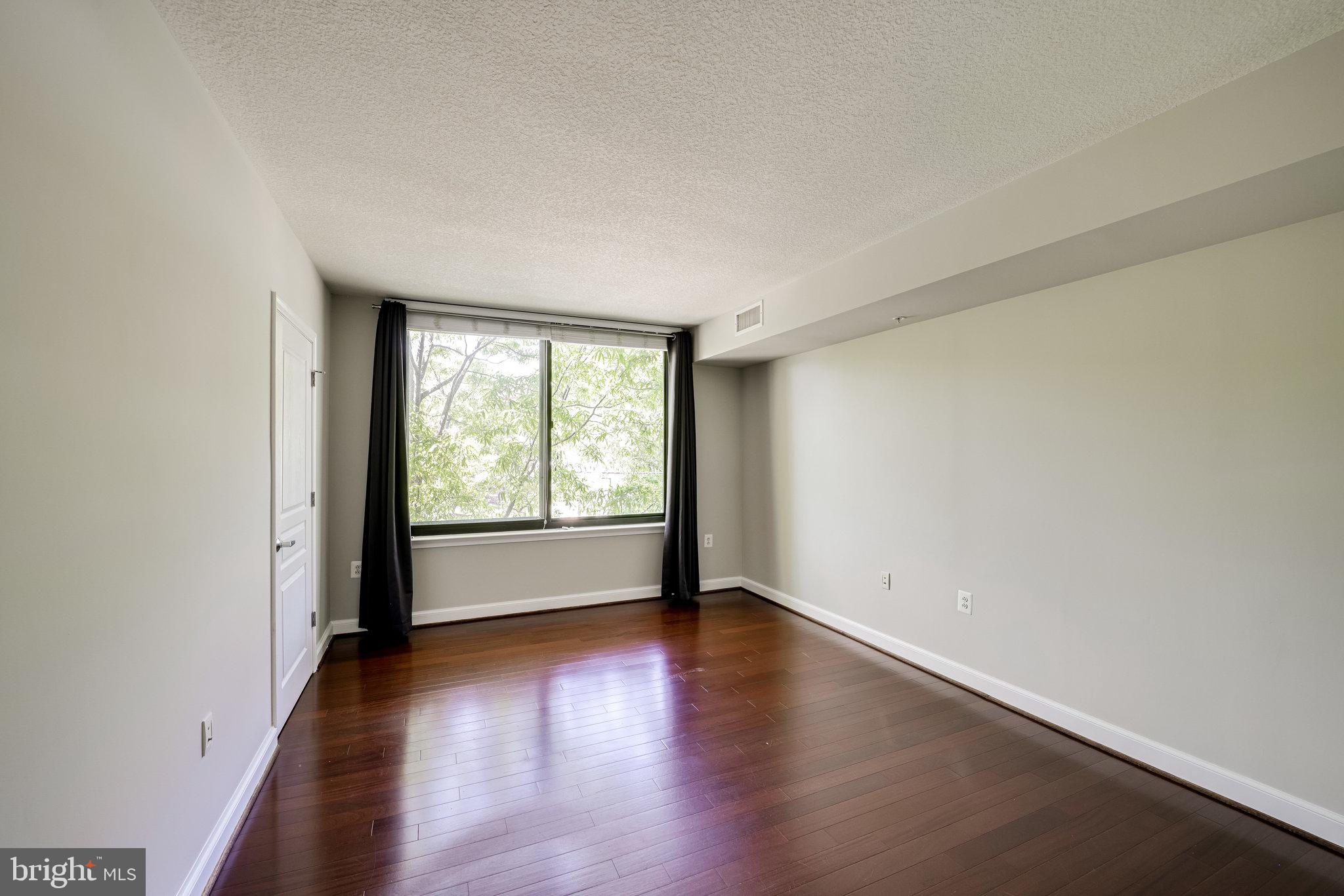 MIDTOWN ALEXANDRIA STATION CONDOMINIUM - Residential