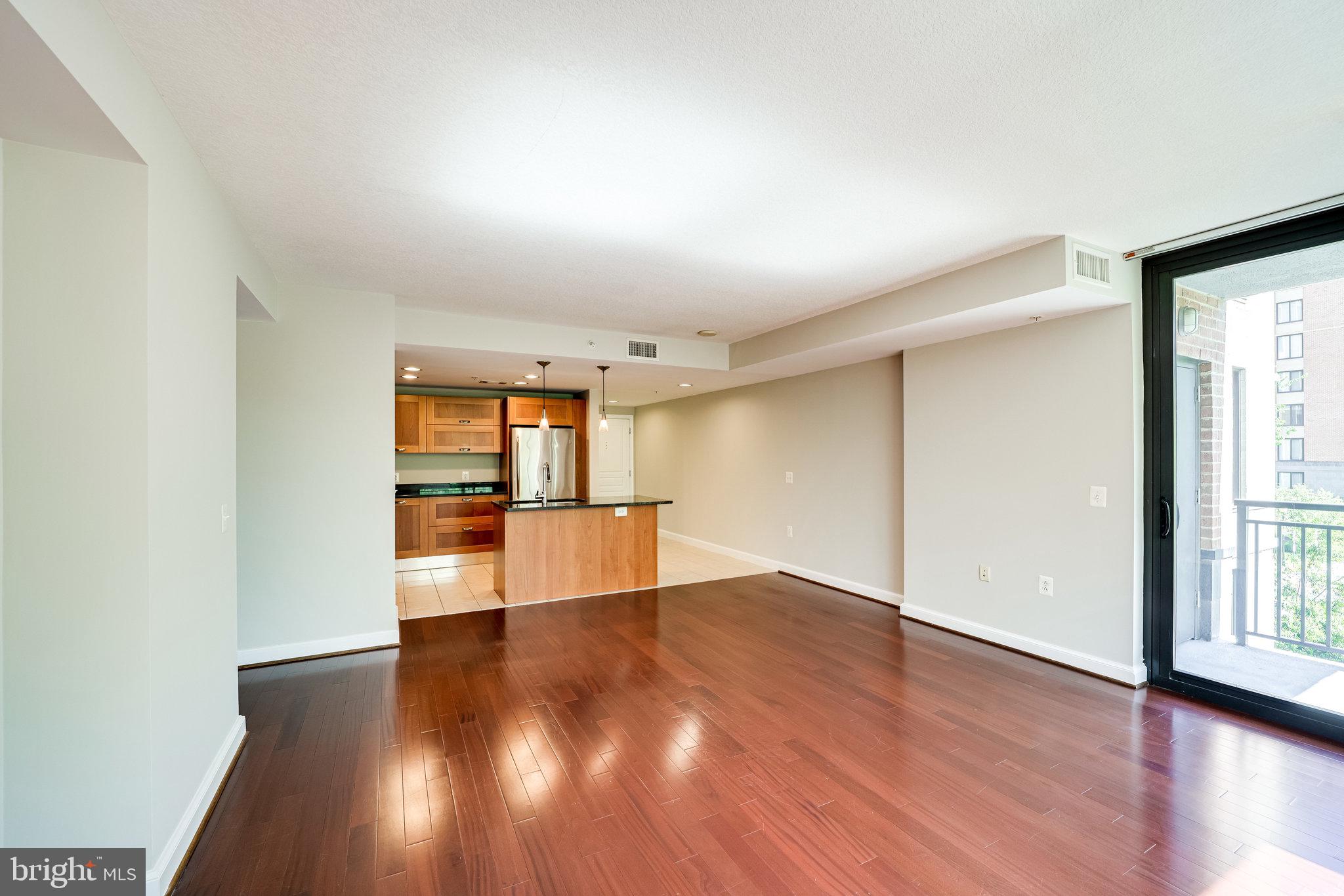 MIDTOWN ALEXANDRIA STATION CONDOMINIUM - Residential