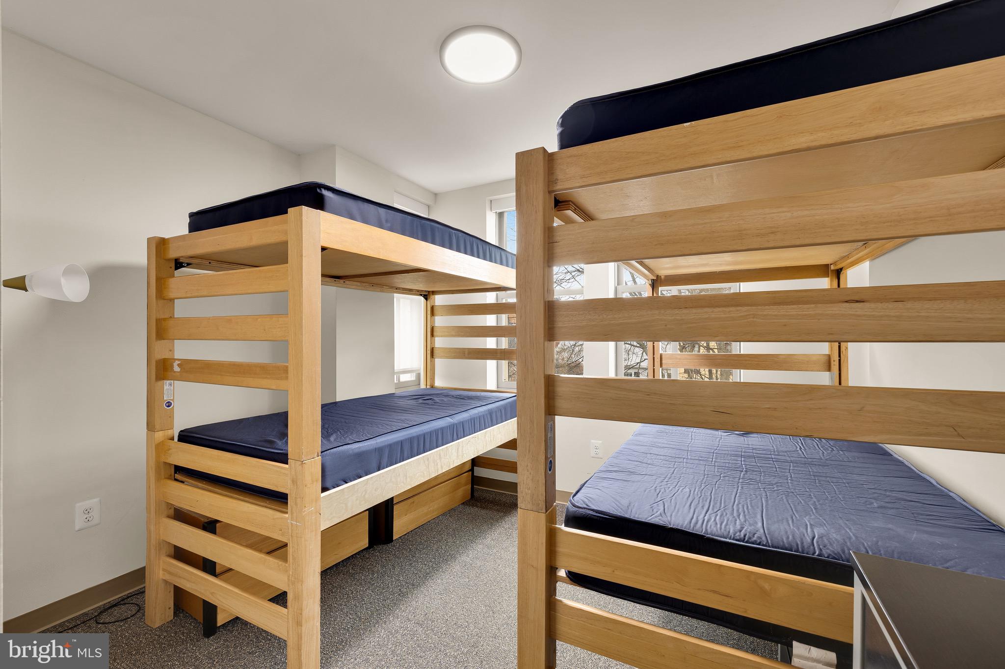 CAPITOL HILL - Commercial Sale