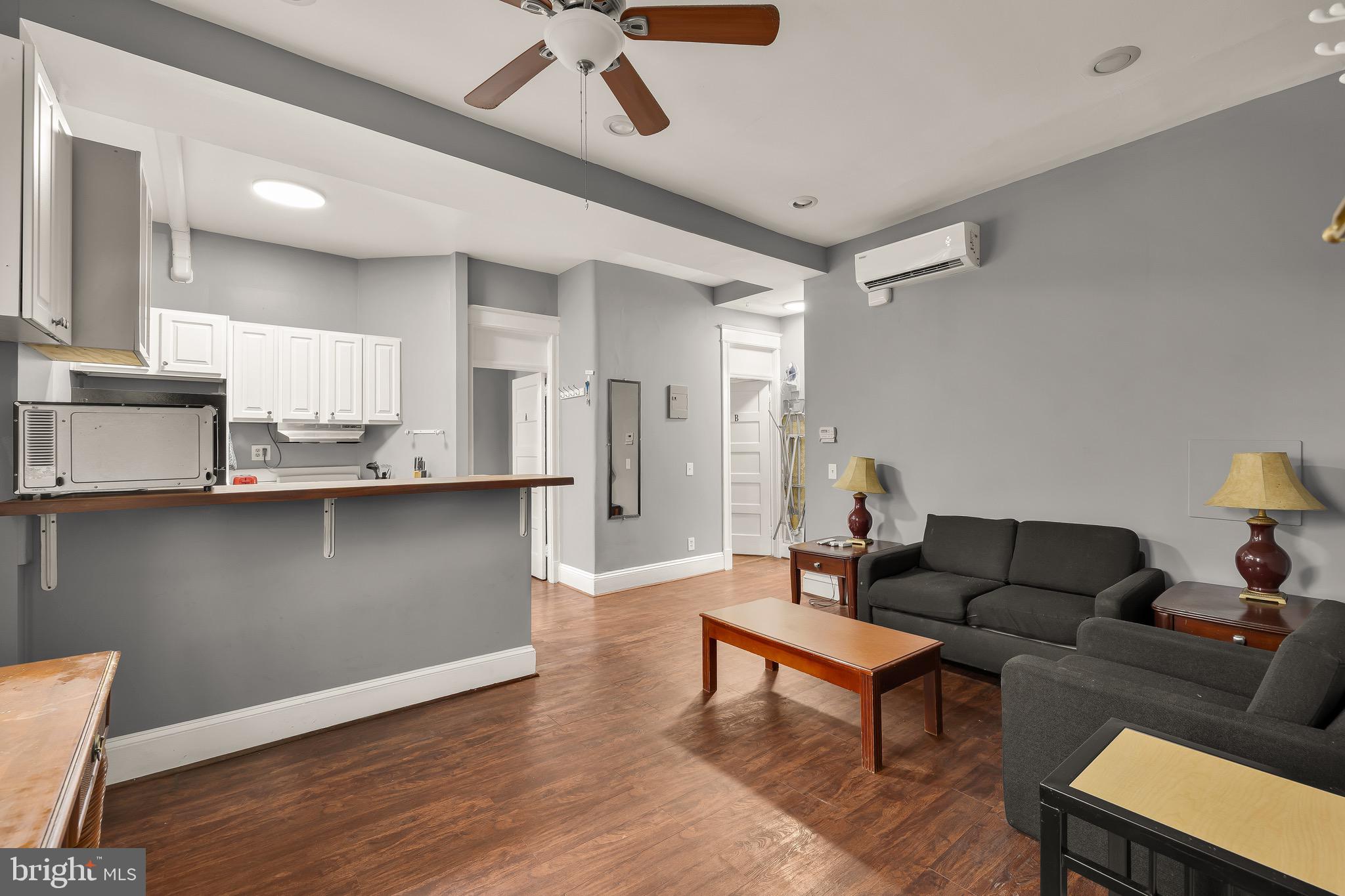 CAPITOL HILL - Commercial Sale