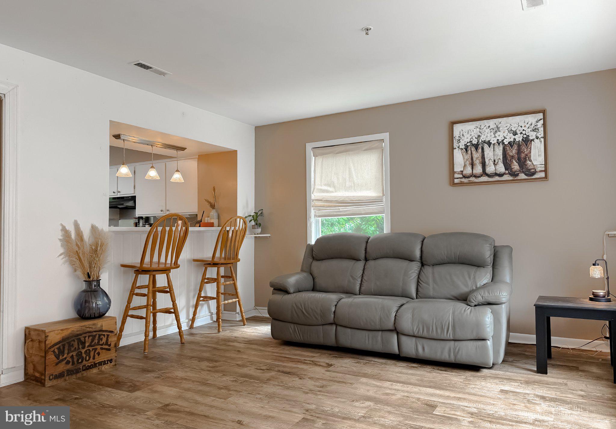 HOLLAND FORREST LANDING - Residential