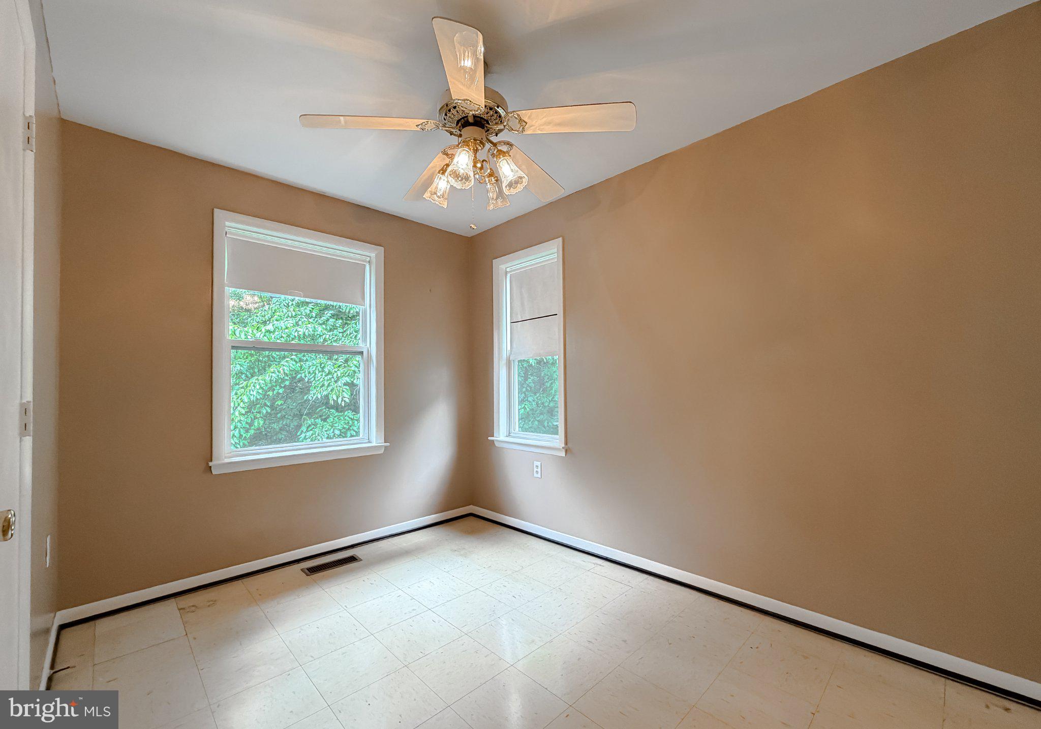 HOLLAND FORREST LANDING - Residential