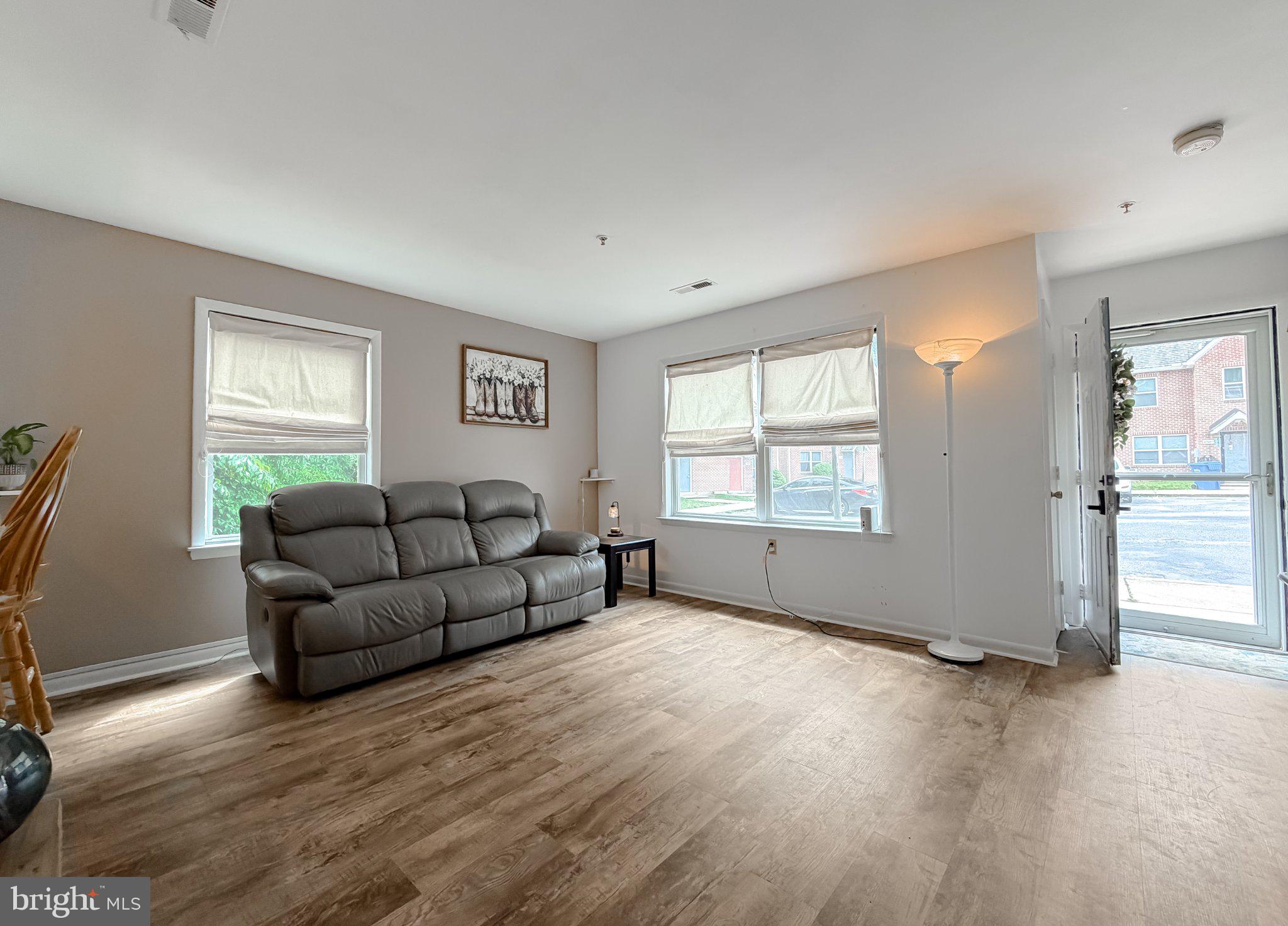 HOLLAND FORREST LANDING - Residential
