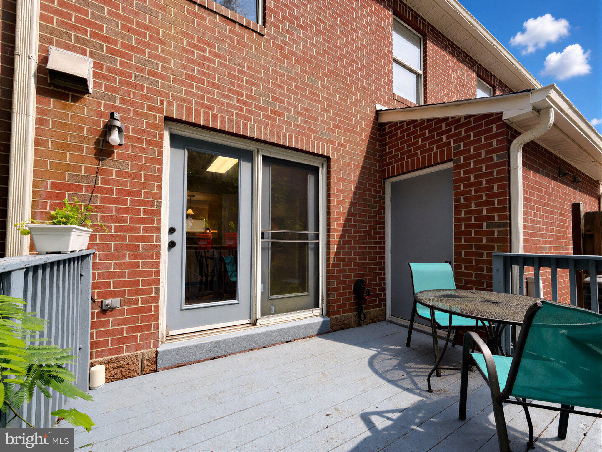HOLLAND FORREST LANDING - Residential