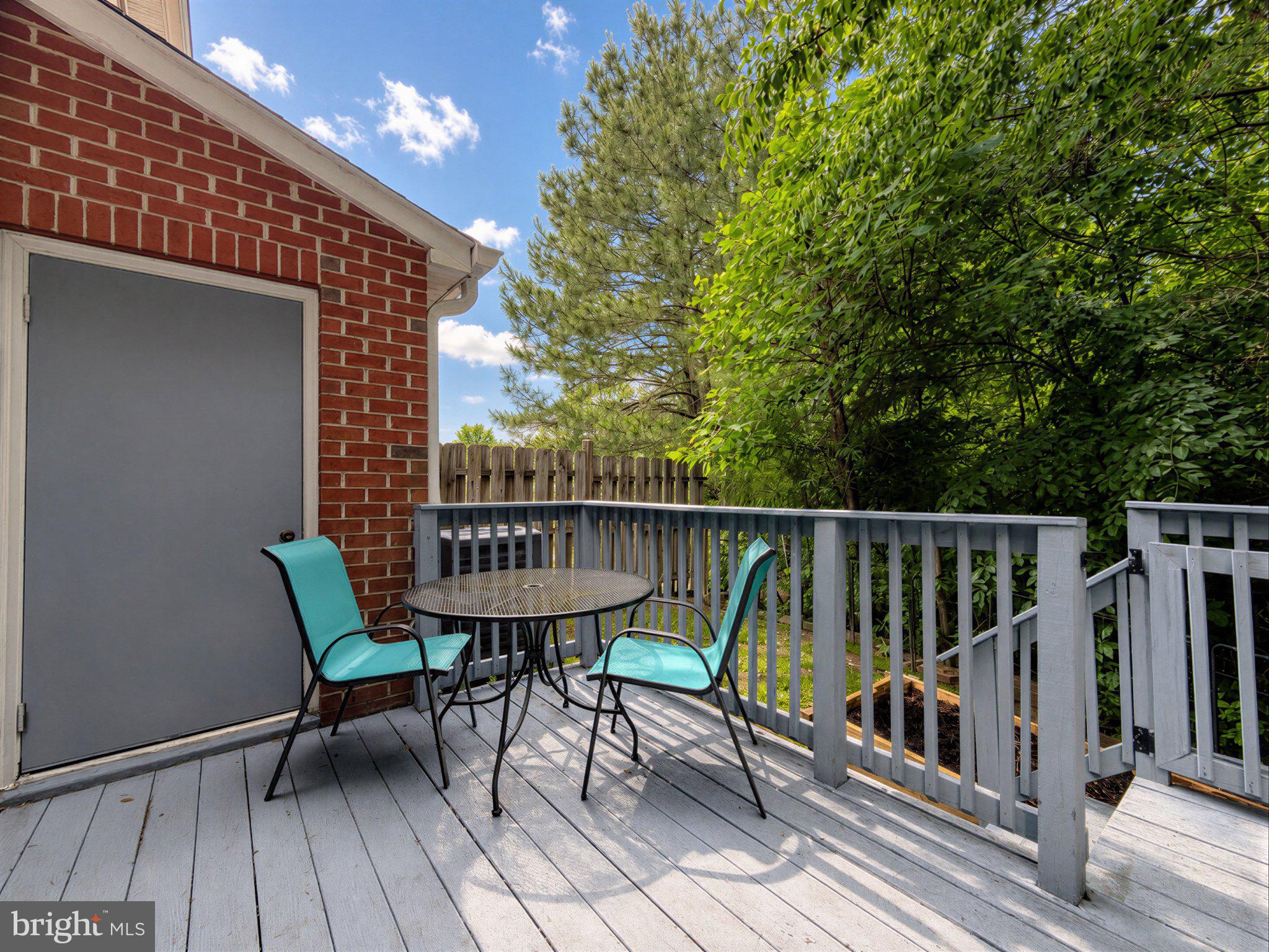 HOLLAND FORREST LANDING - Residential