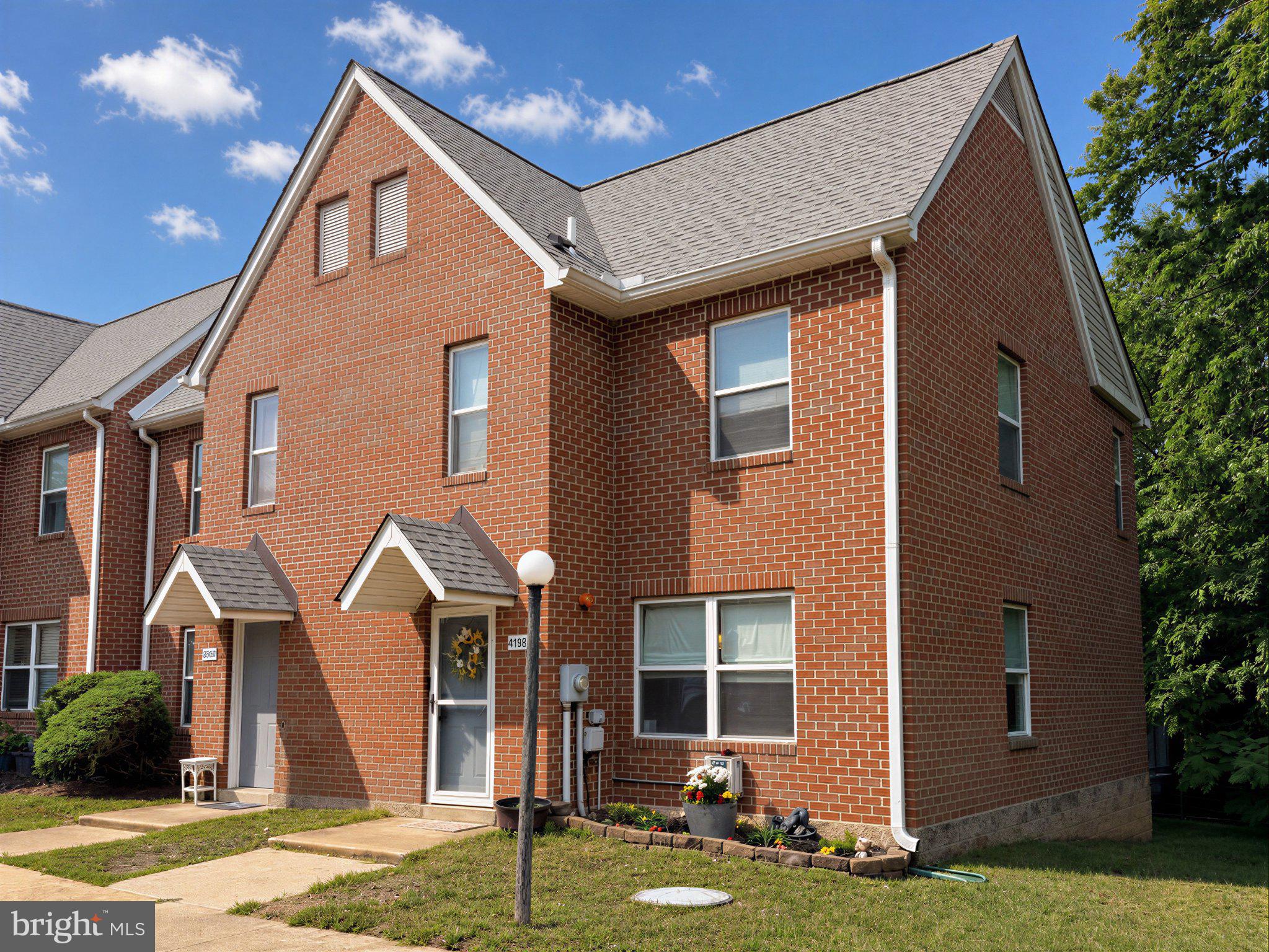 HOLLAND FORREST LANDING - Residential
