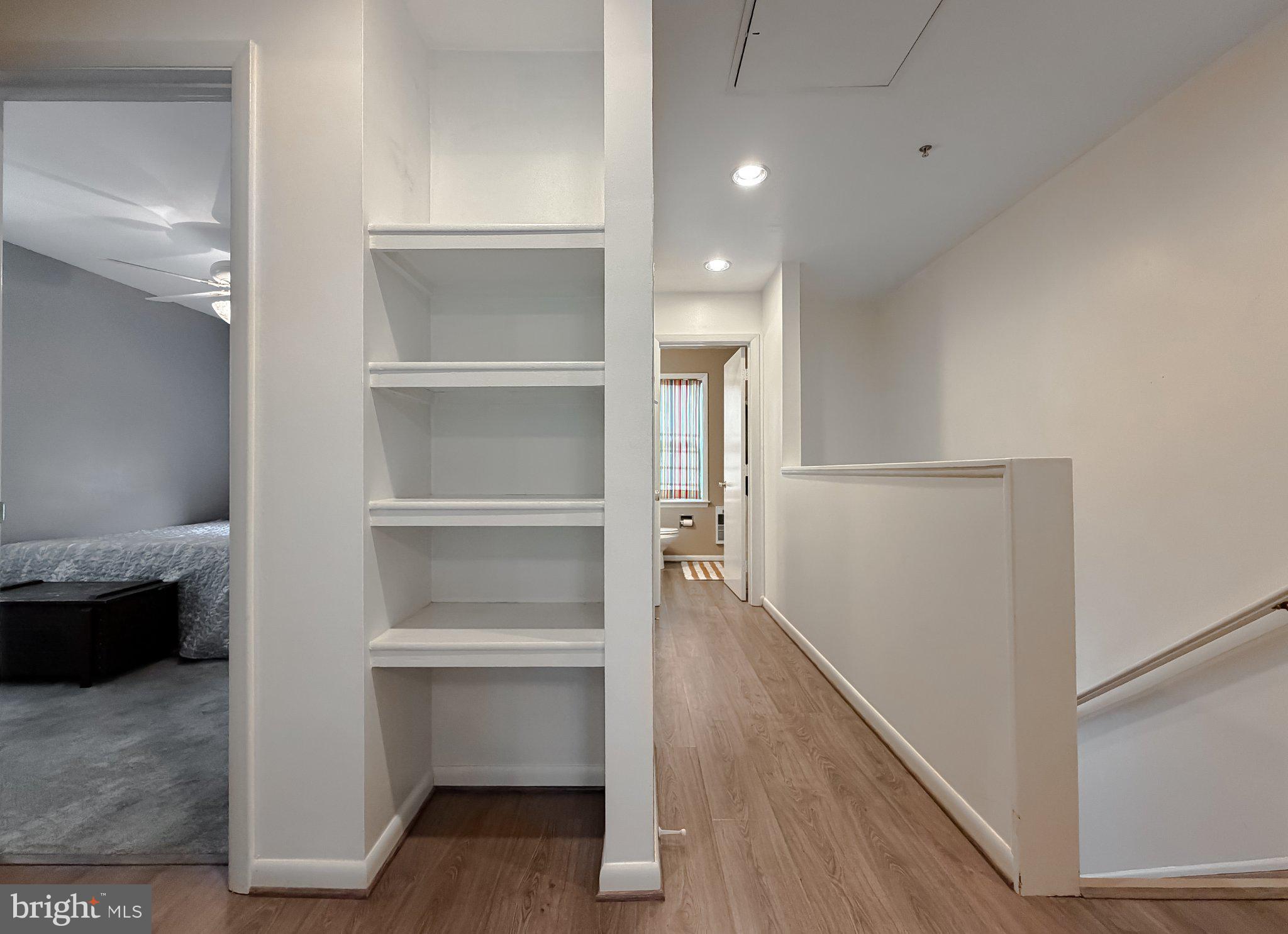 HOLLAND FORREST LANDING - Residential