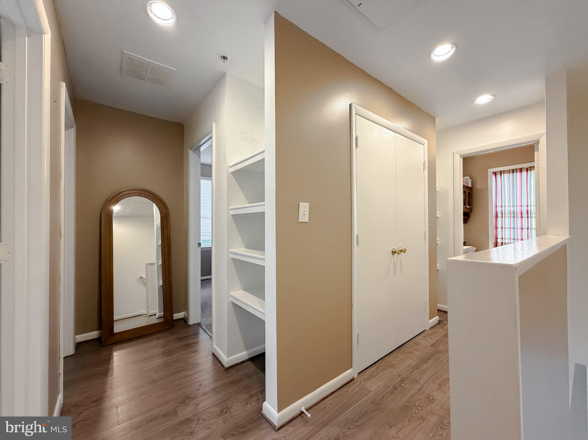 HOLLAND FORREST LANDING - Residential