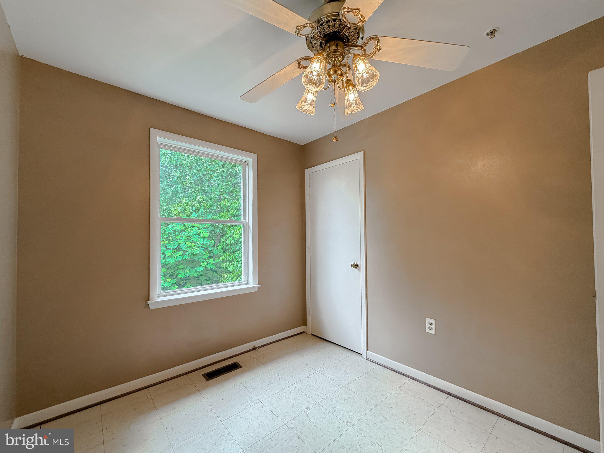 HOLLAND FORREST LANDING - Residential