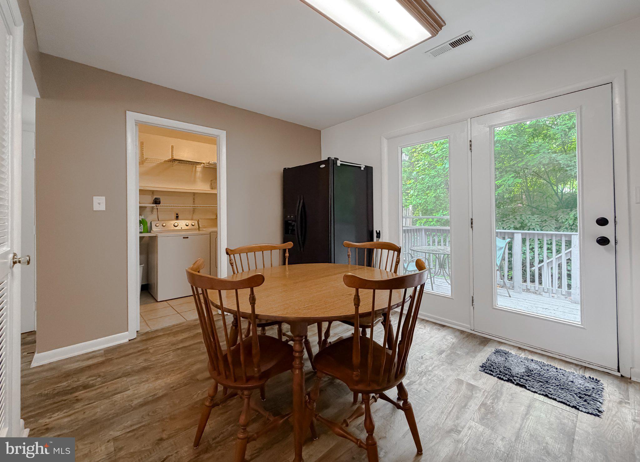 HOLLAND FORREST LANDING - Residential