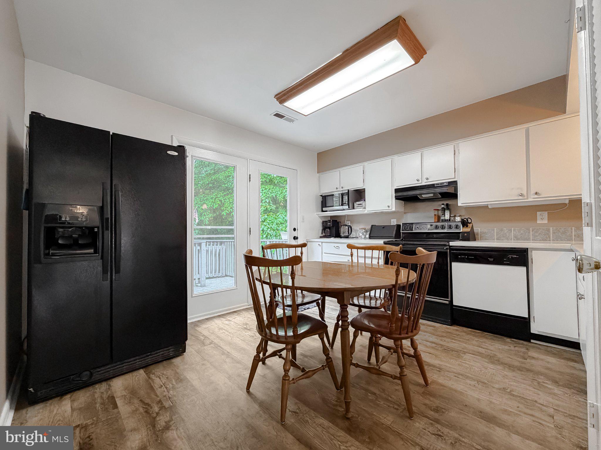 HOLLAND FORREST LANDING - Residential