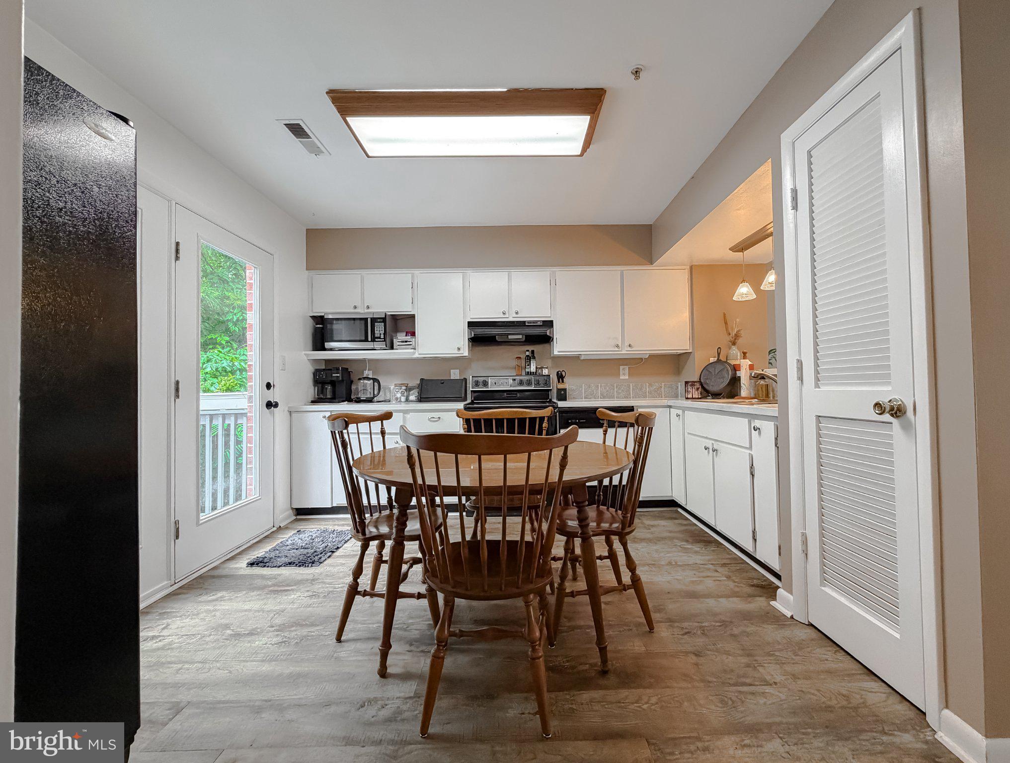 HOLLAND FORREST LANDING - Residential