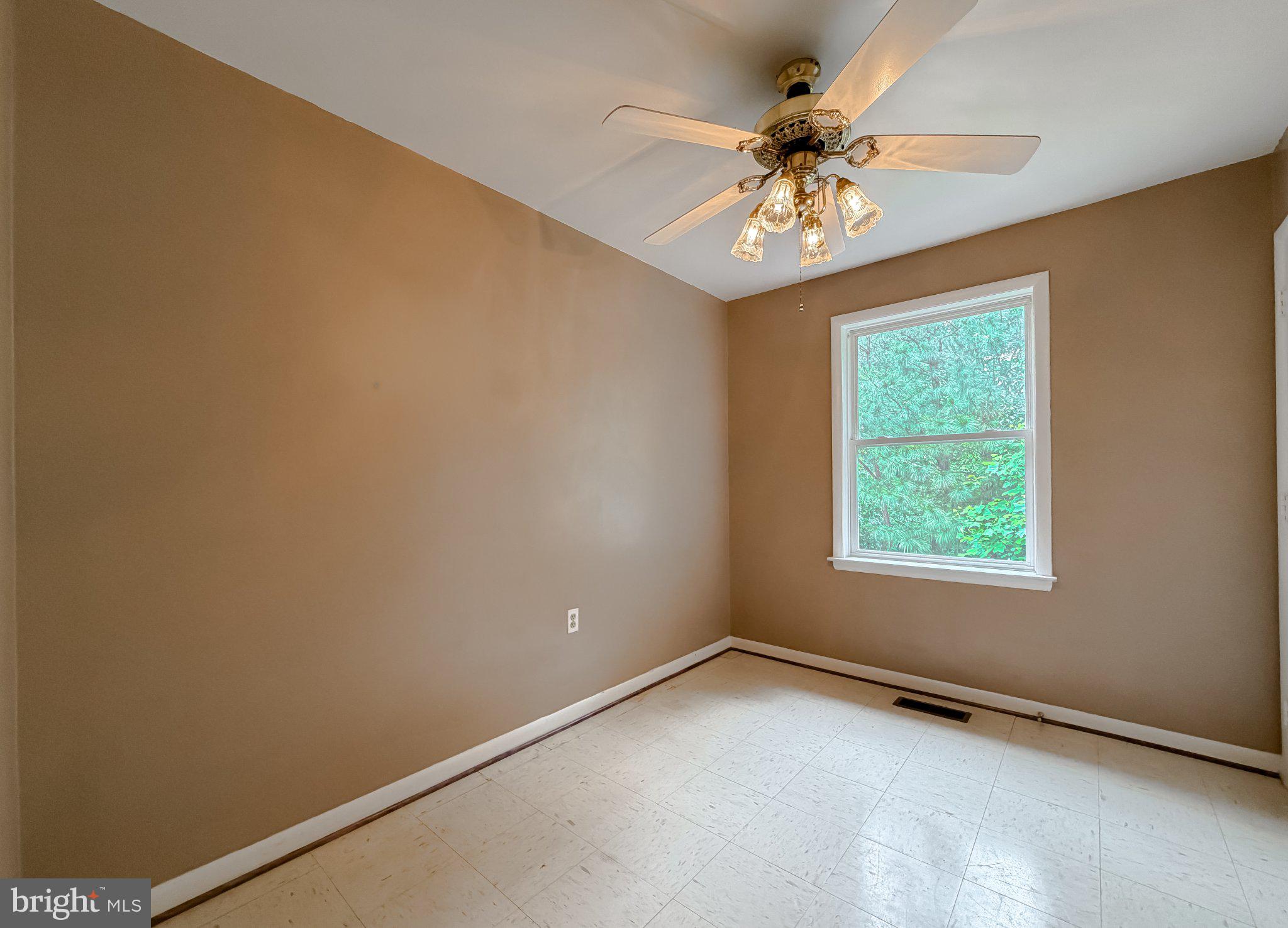 HOLLAND FORREST LANDING - Residential