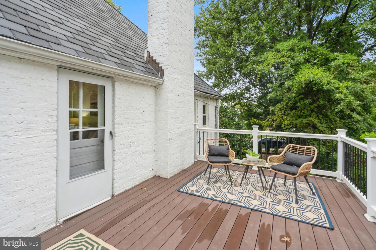 SEVEN OAKS - Residential