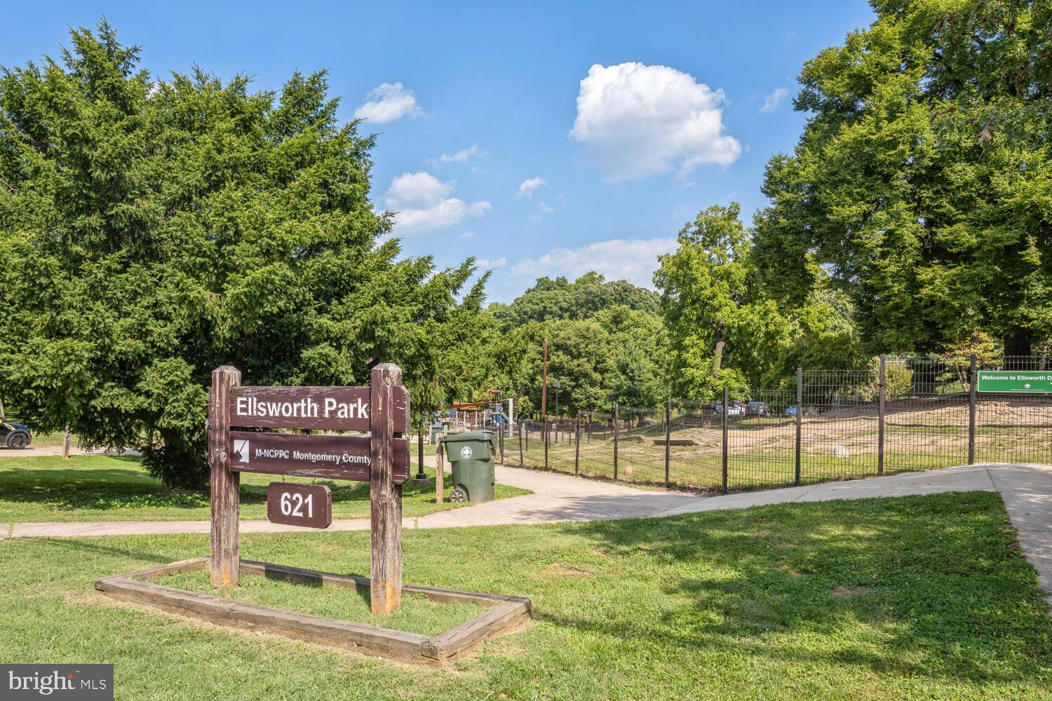 SEVEN OAKS - Residential