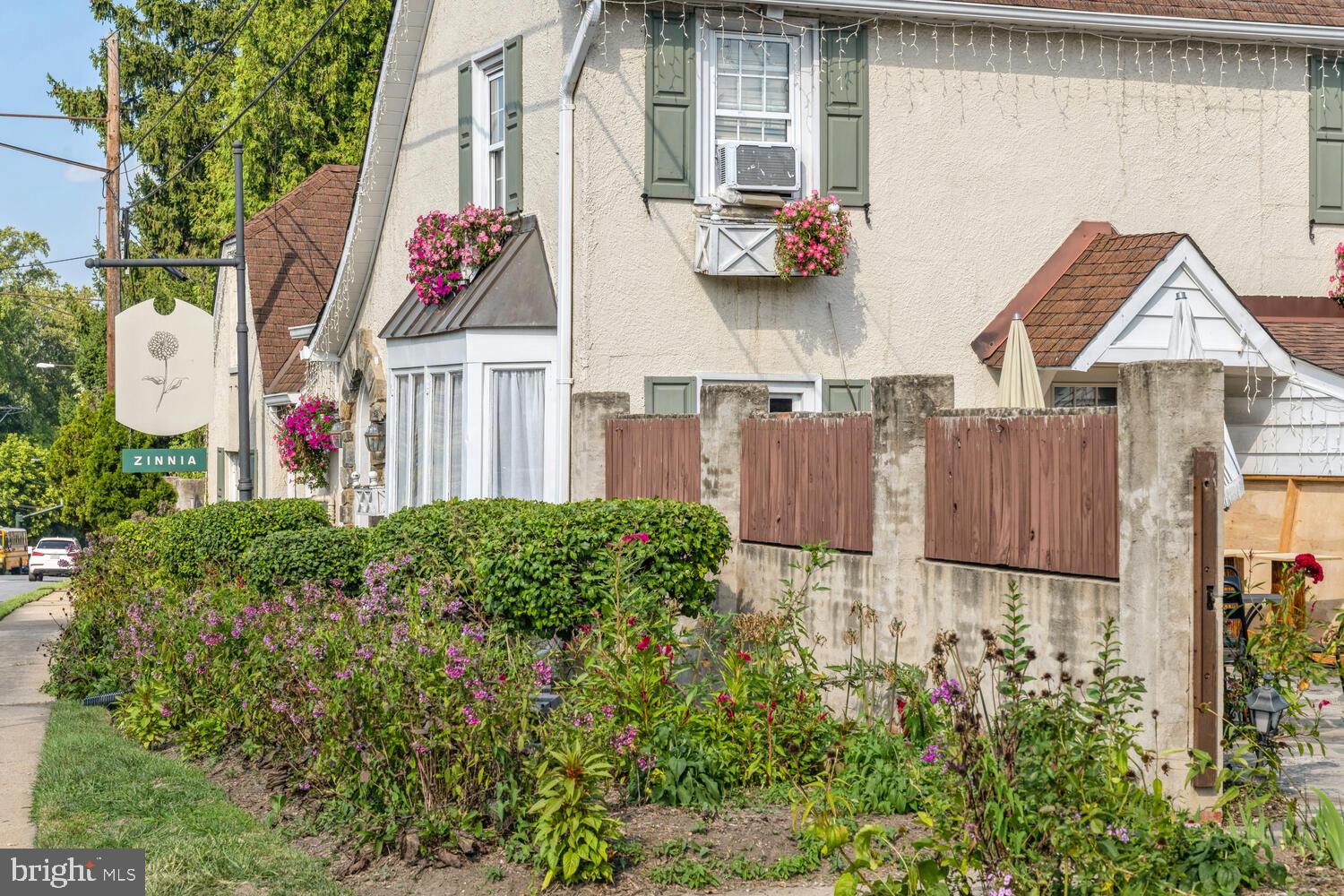 SEVEN OAKS - Residential