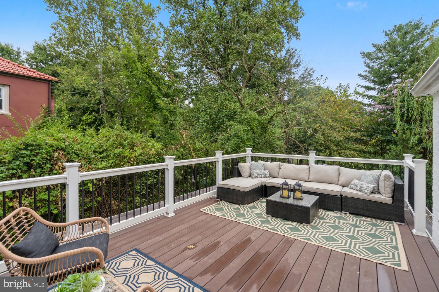 SEVEN OAKS - Residential