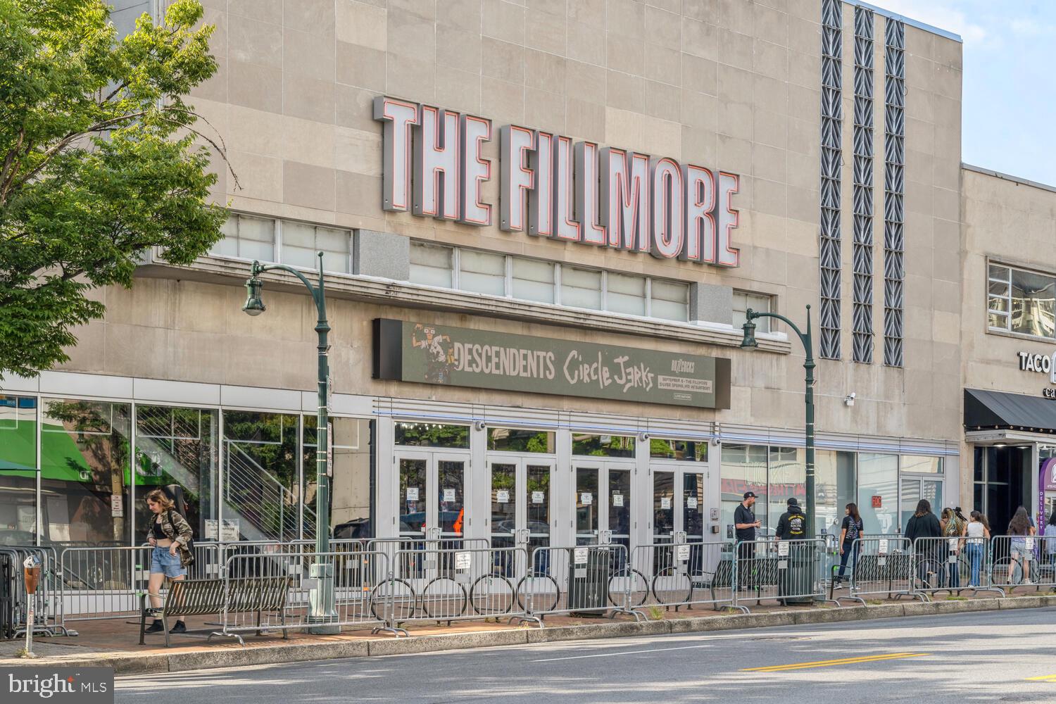 SEVEN OAKS - Residential