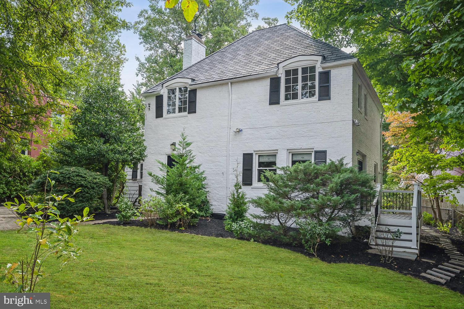 SEVEN OAKS - Residential