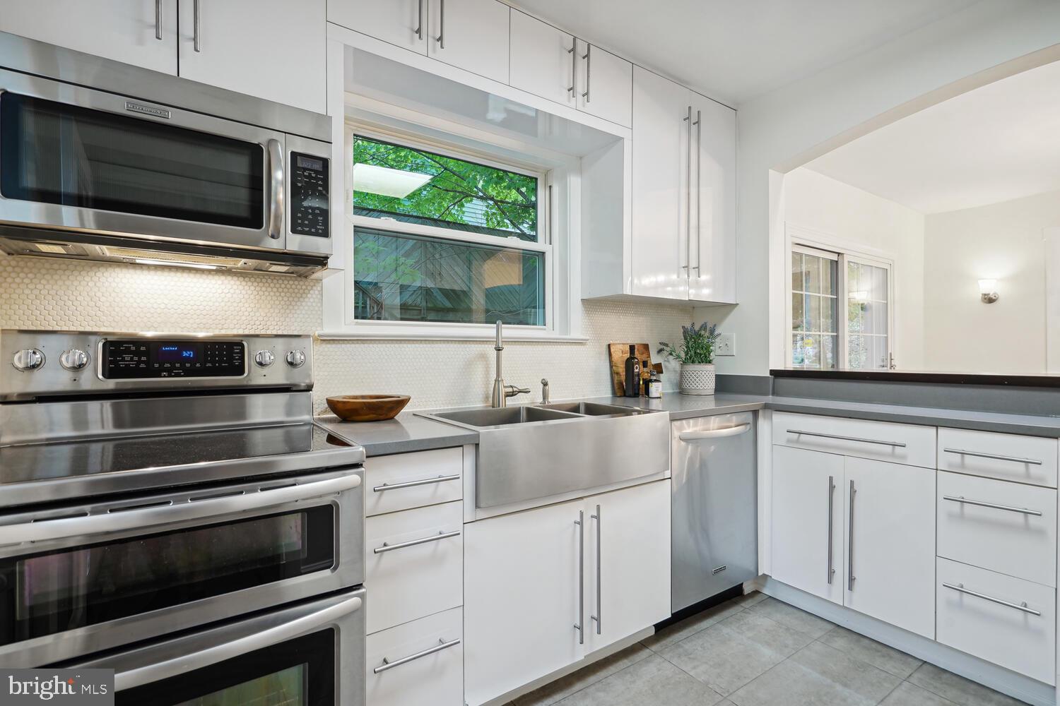 SEVEN OAKS - Residential