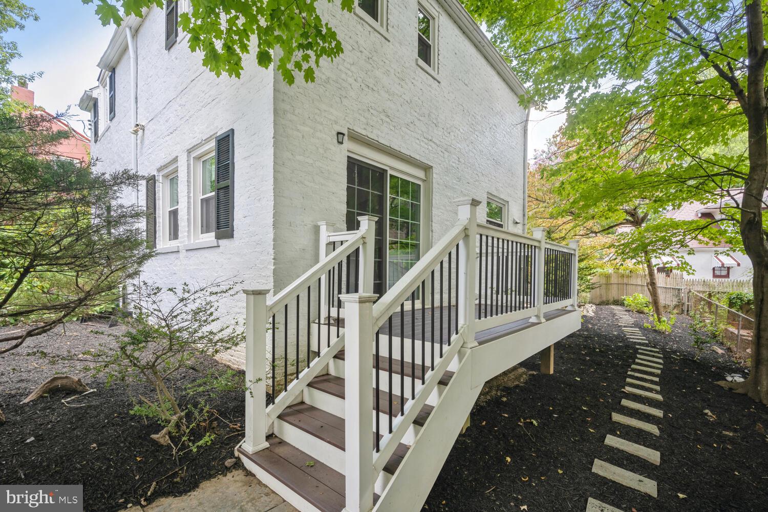 SEVEN OAKS - Residential