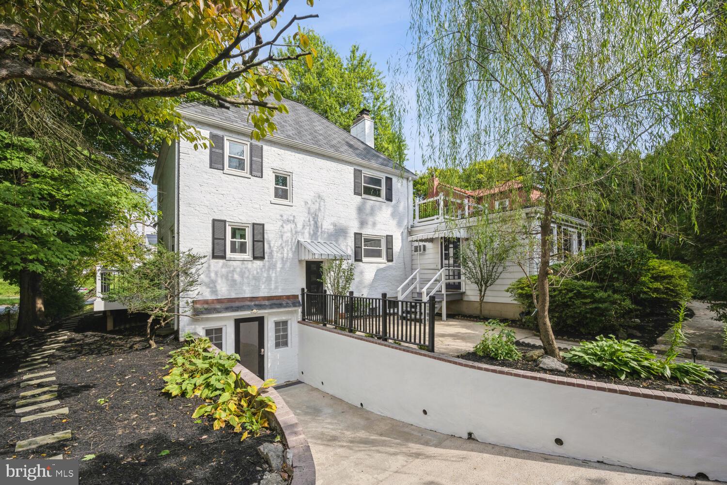 SEVEN OAKS - Residential