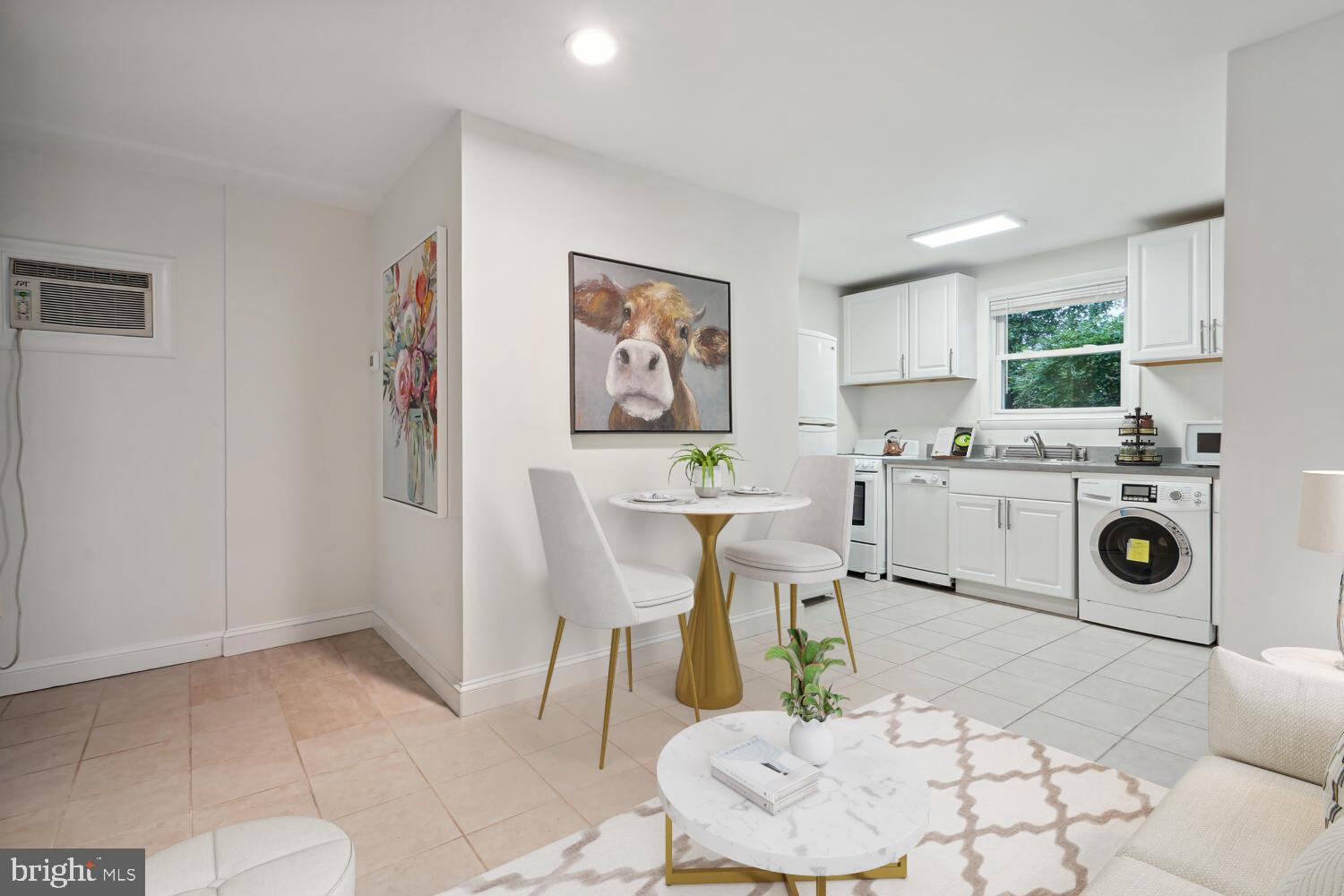 SEVEN OAKS - Residential