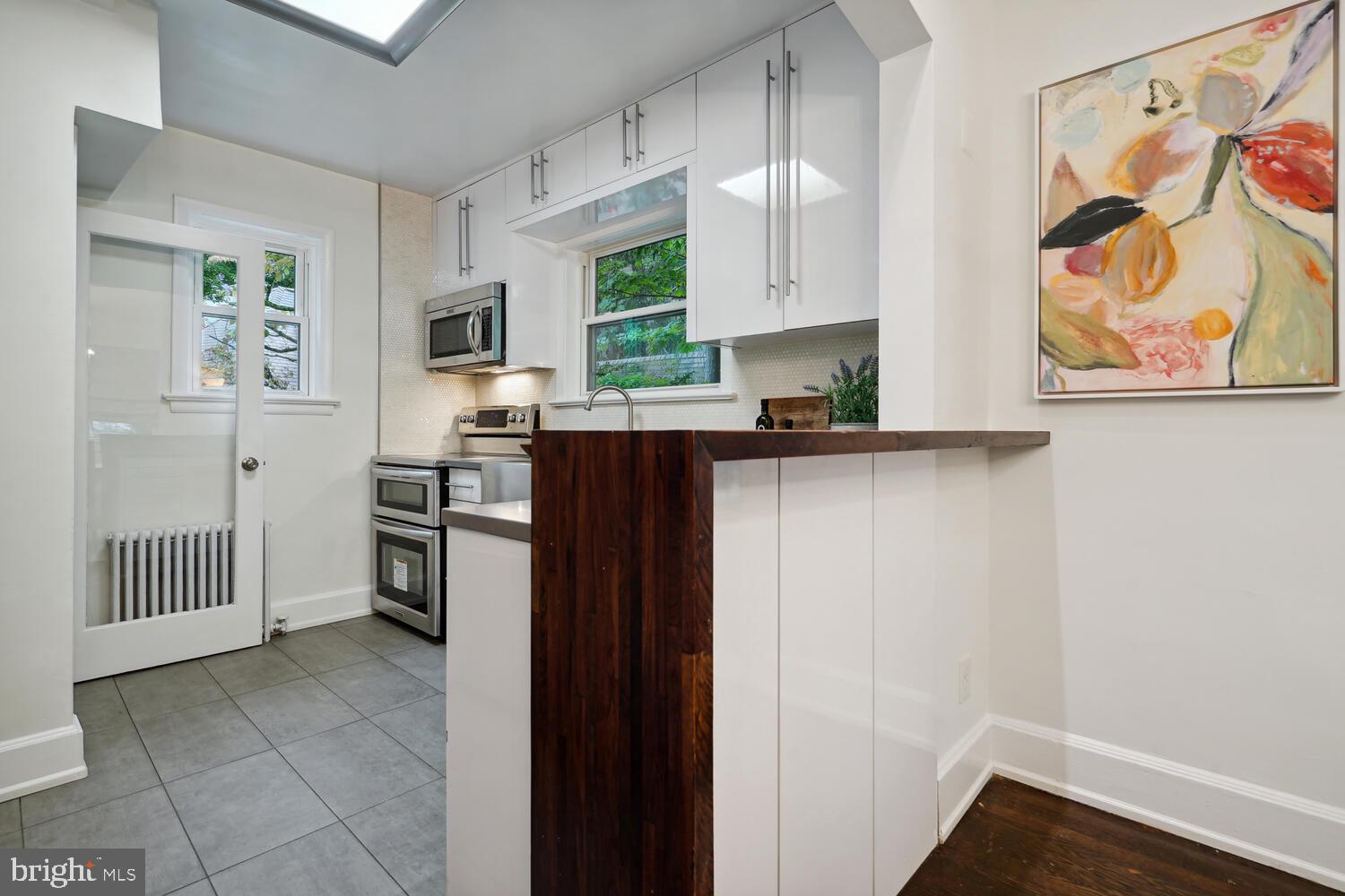 SEVEN OAKS - Residential