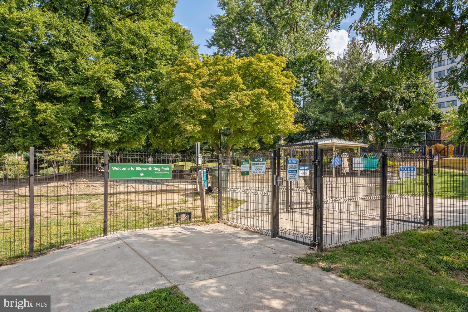 SEVEN OAKS - Residential