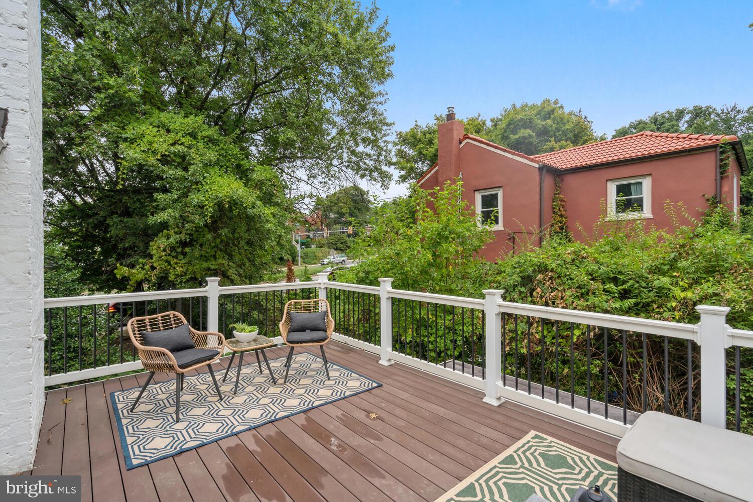 SEVEN OAKS - Residential