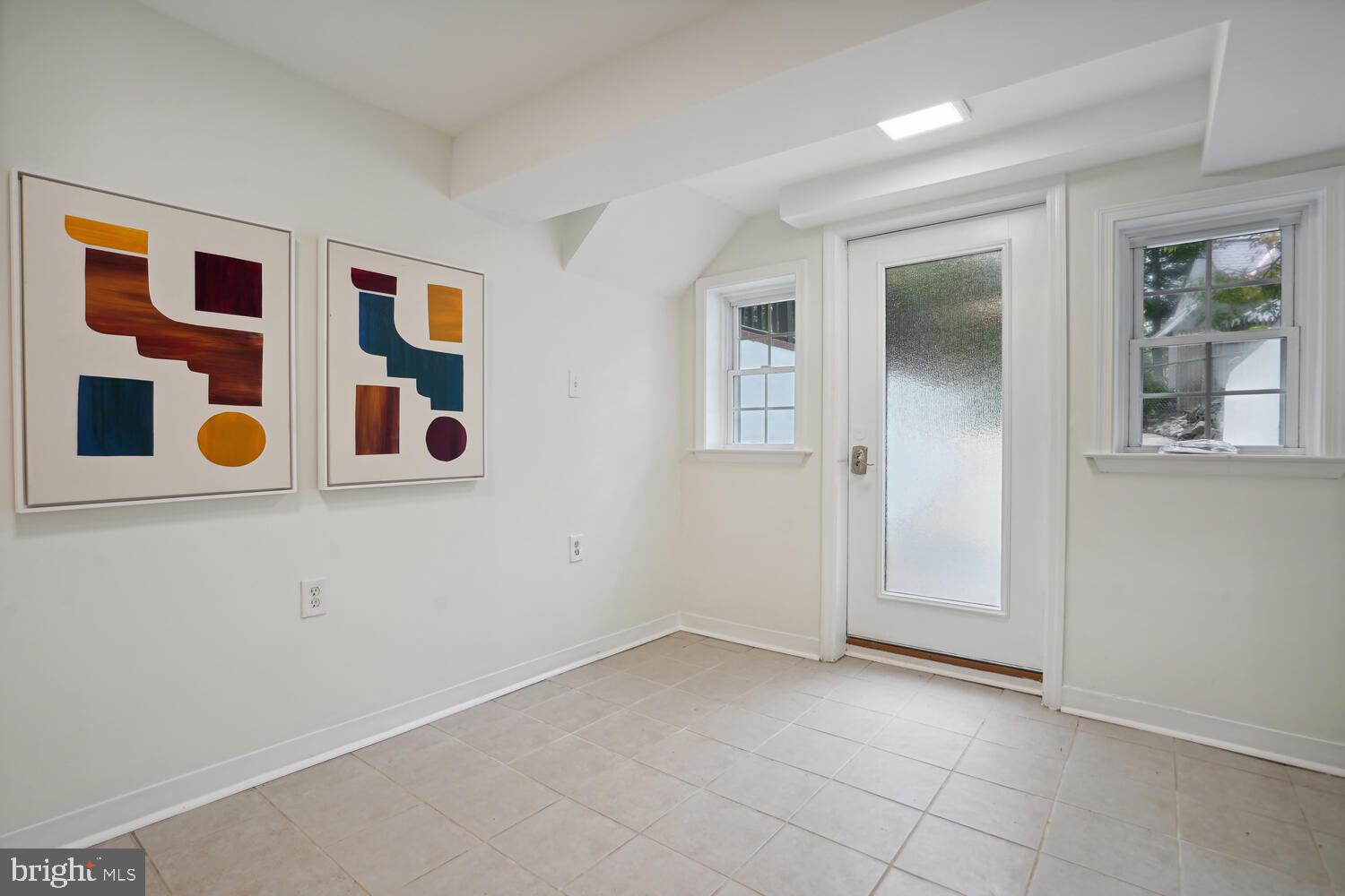 SEVEN OAKS - Residential