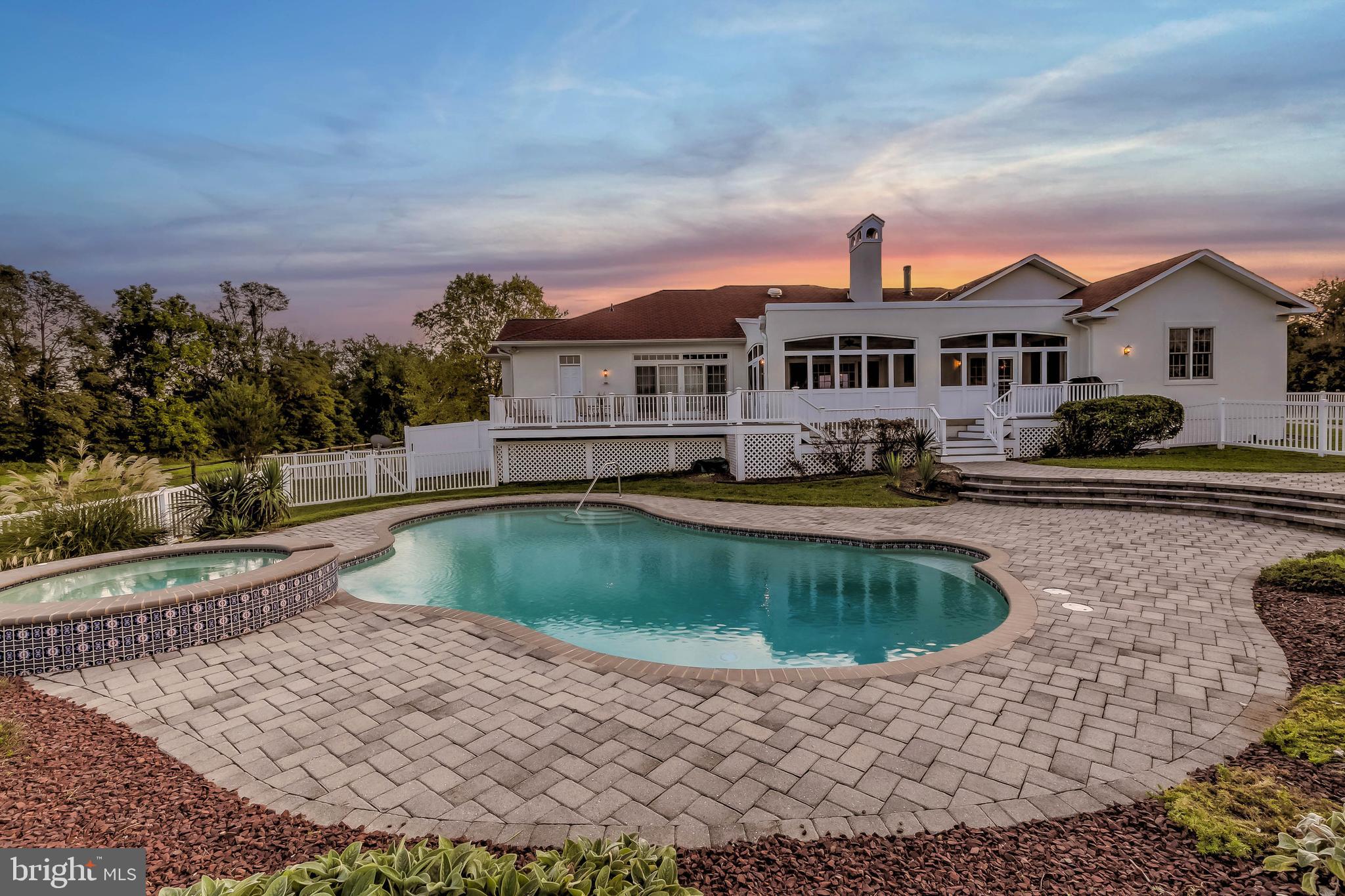 MY LADY'S MANOR - Residential