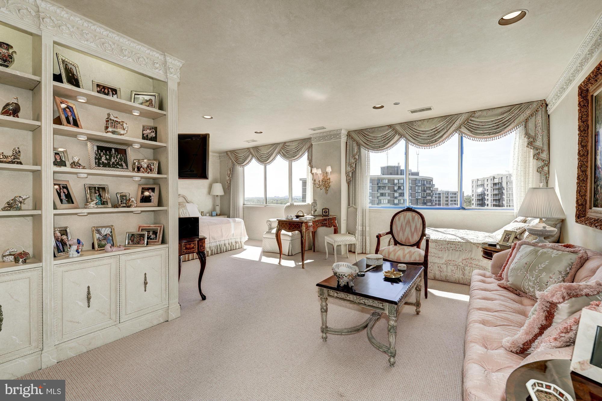 THE CARLETON OF CHEVY CHASE - Residential