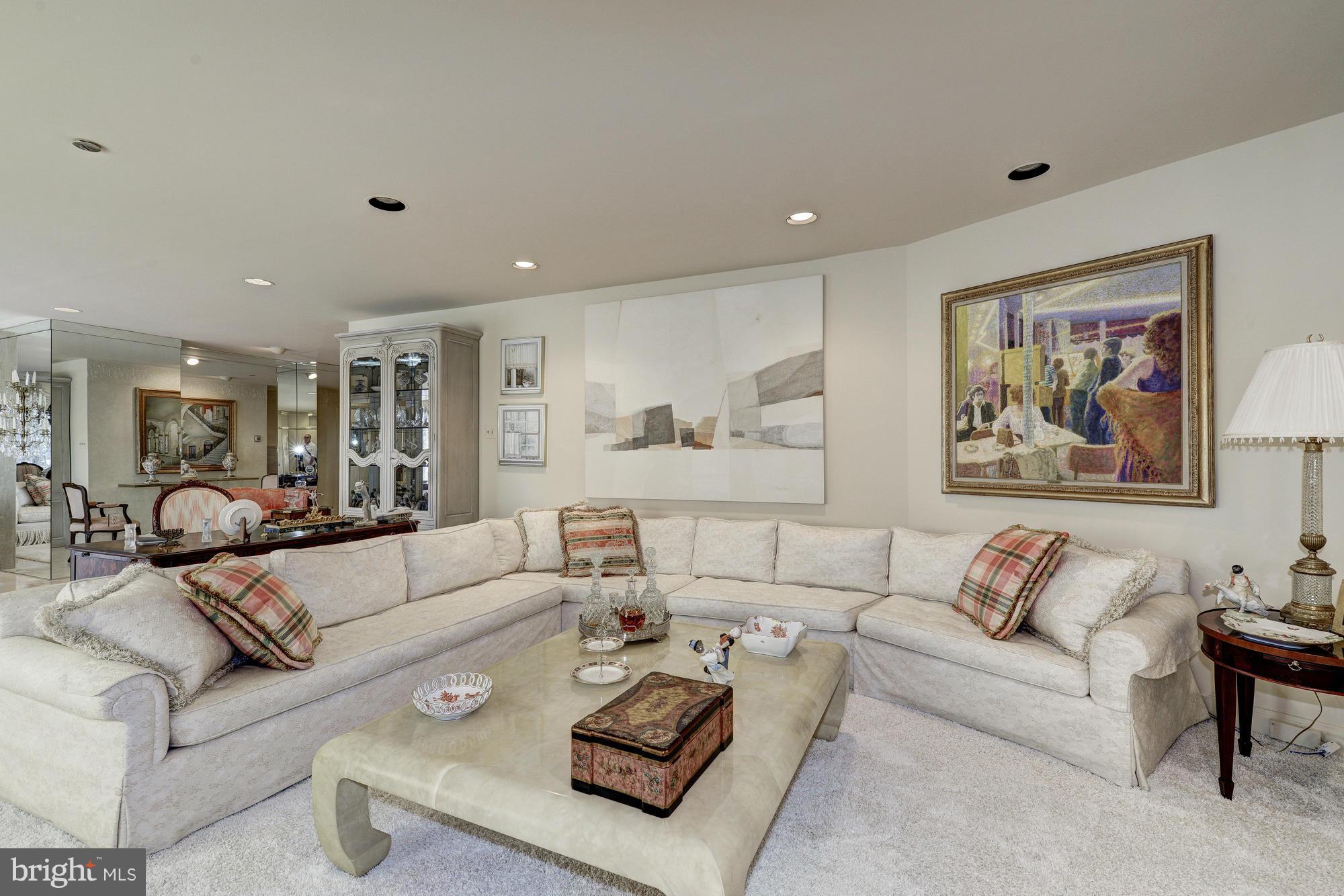 THE CARLETON OF CHEVY CHASE - Residential