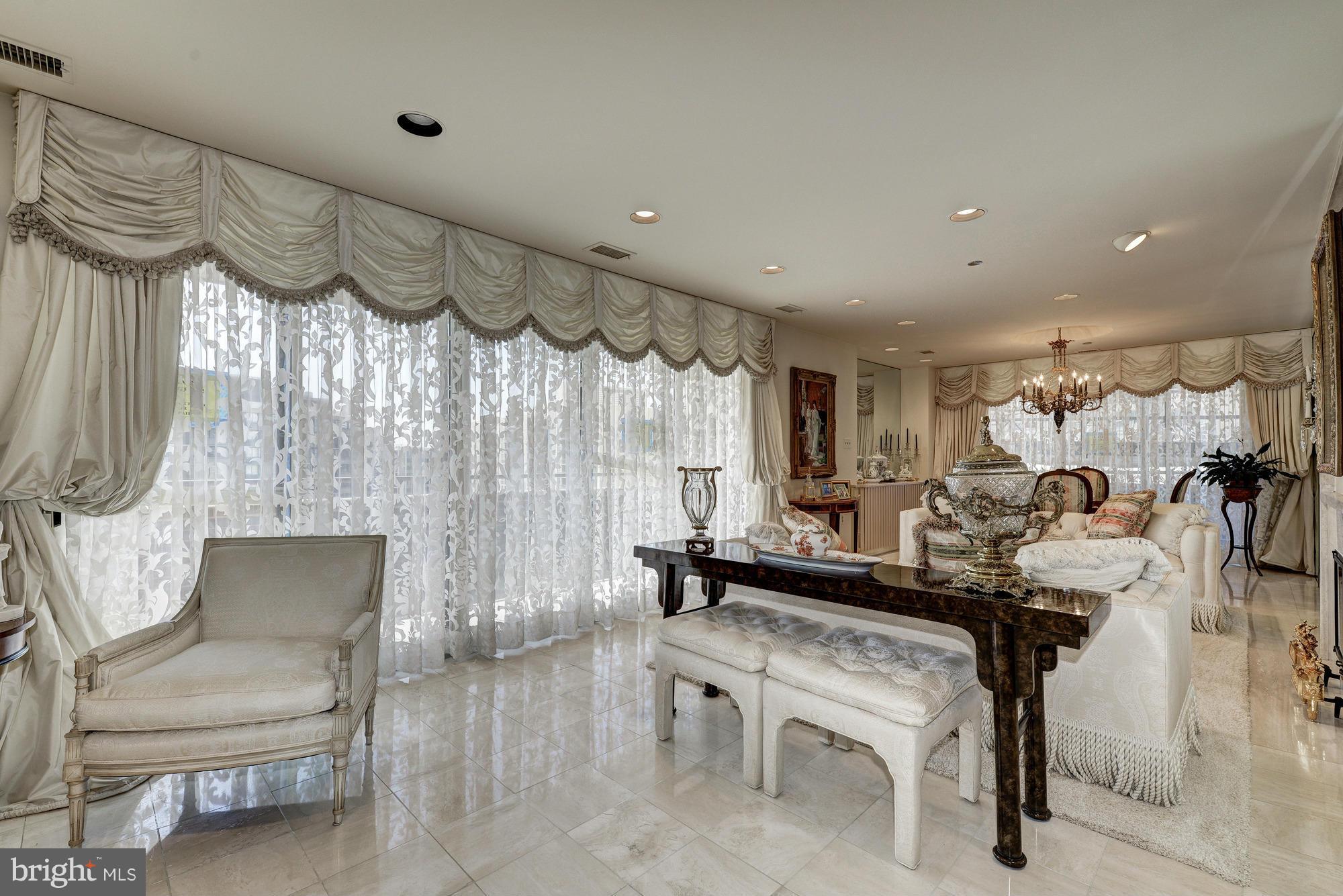 THE CARLETON OF CHEVY CHASE - Residential