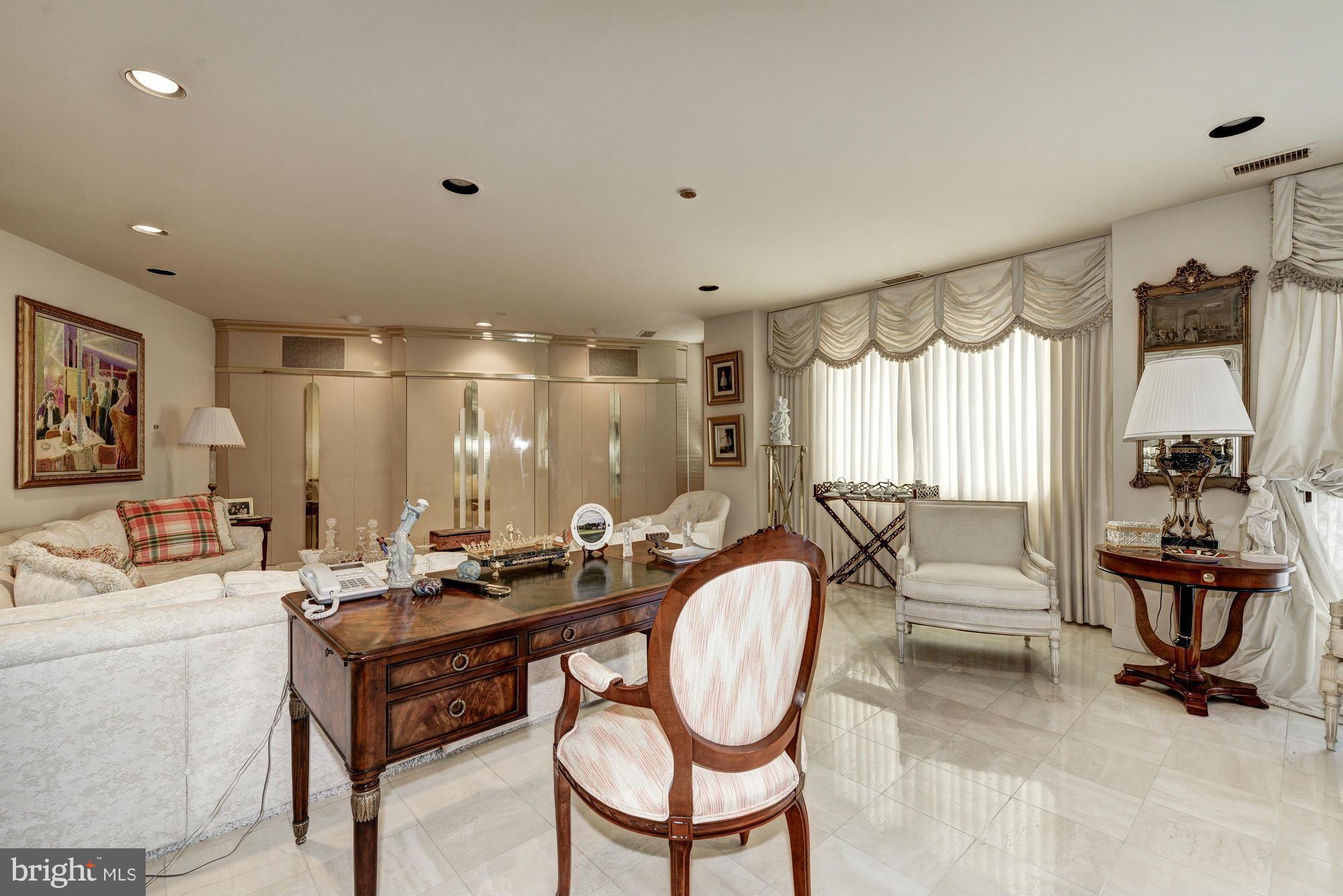 THE CARLETON OF CHEVY CHASE - Residential