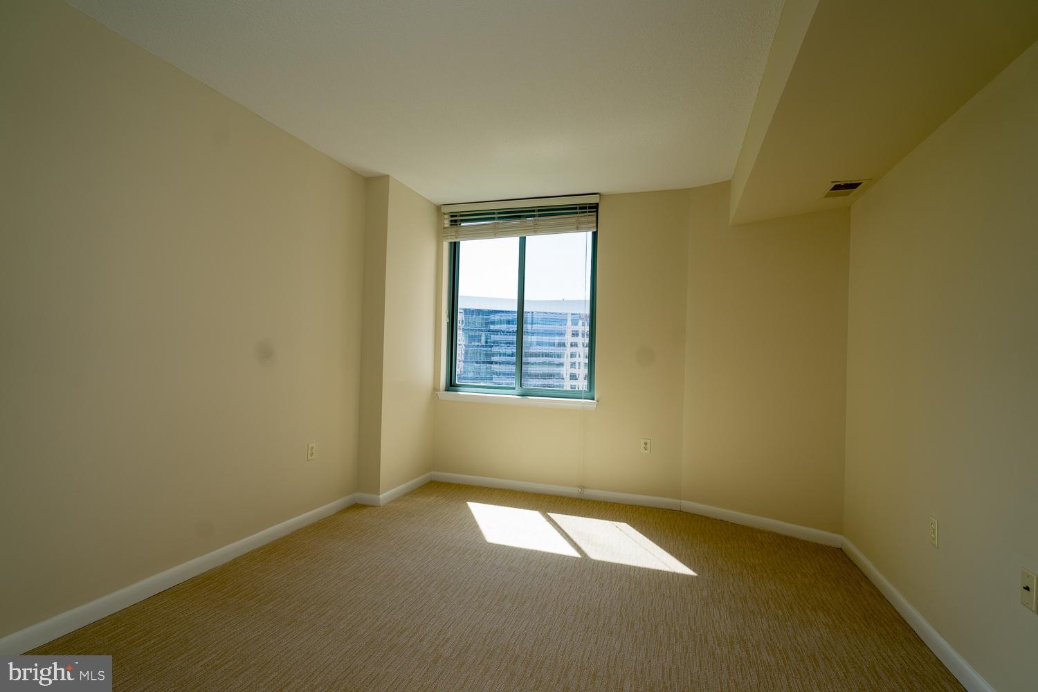 CONTINENTAL - Residential Lease