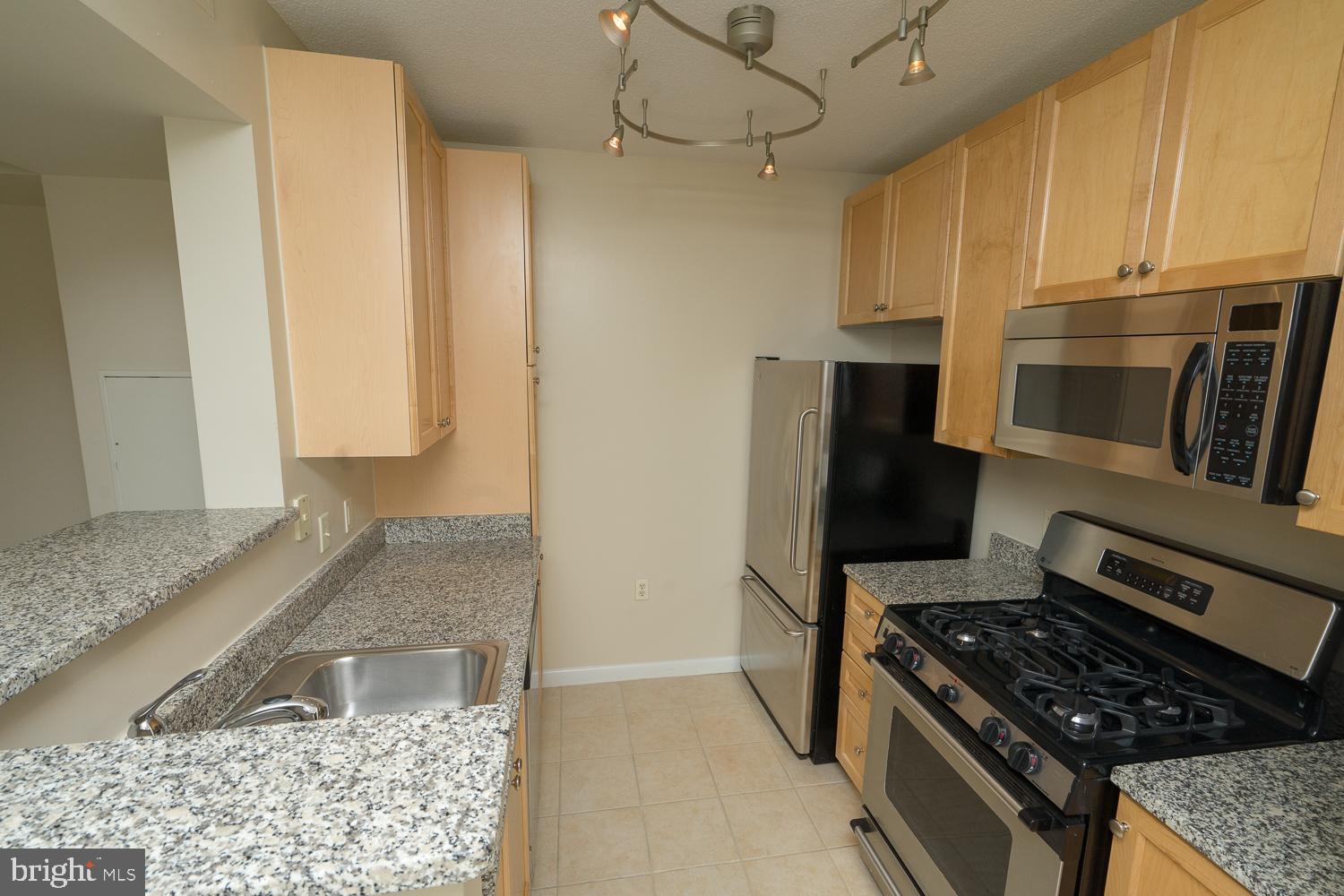 CONTINENTAL - Residential Lease