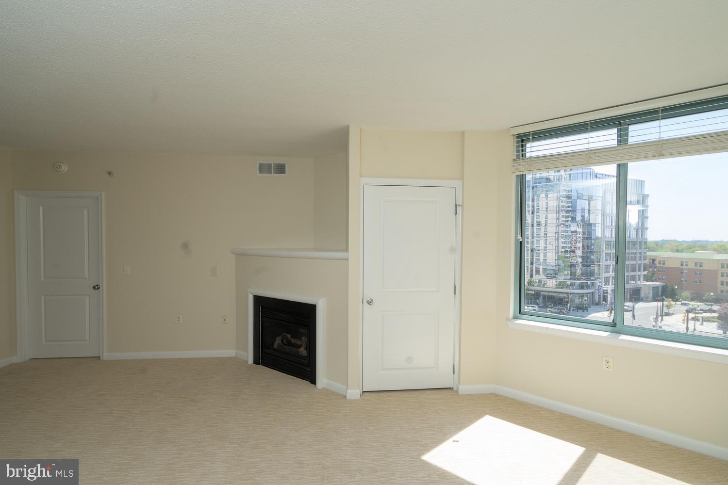 CONTINENTAL - Residential Lease