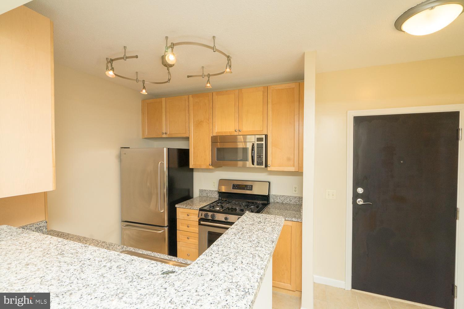 CONTINENTAL - Residential Lease