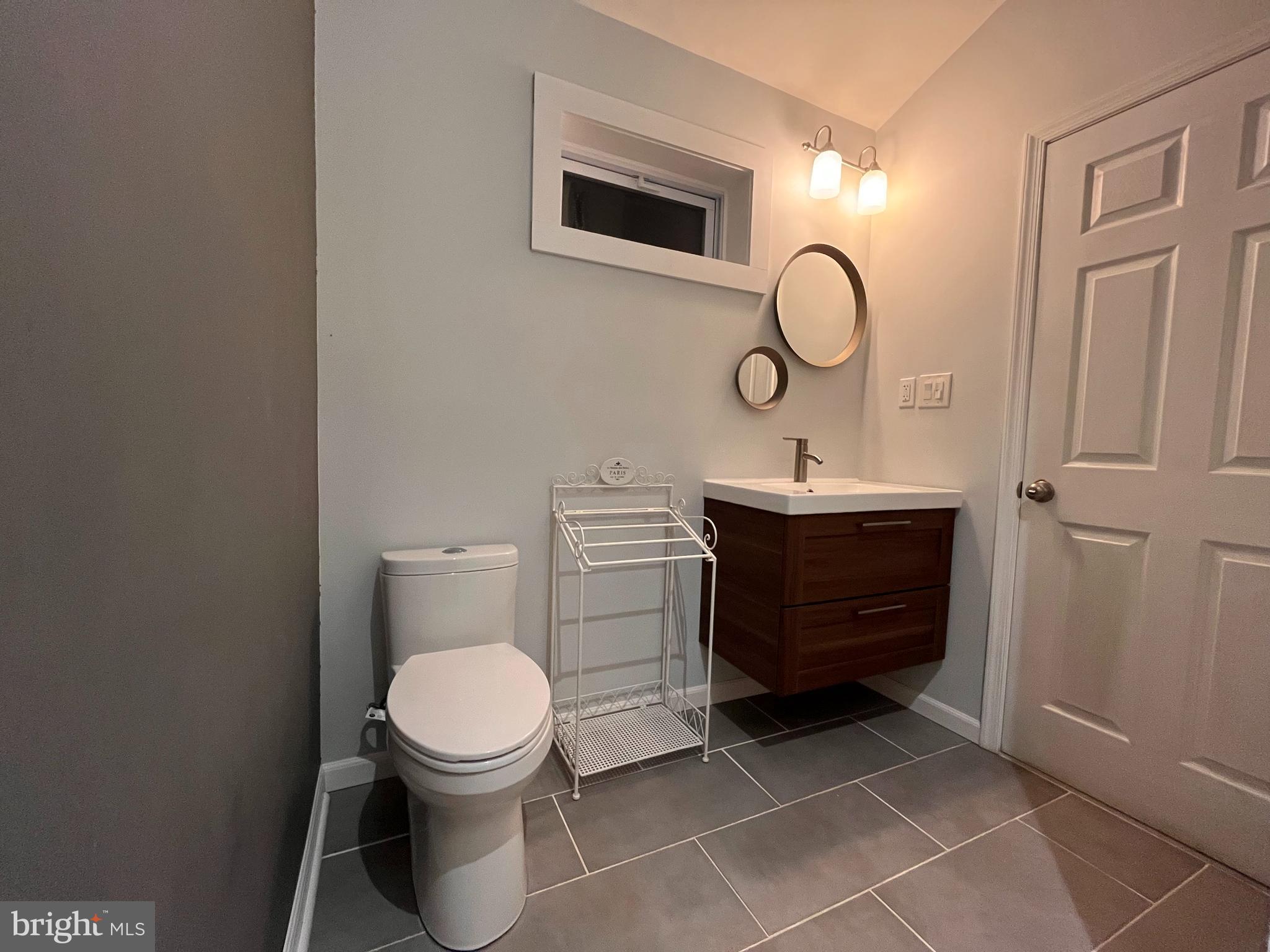 KINGS PARK WEST - Residential Lease