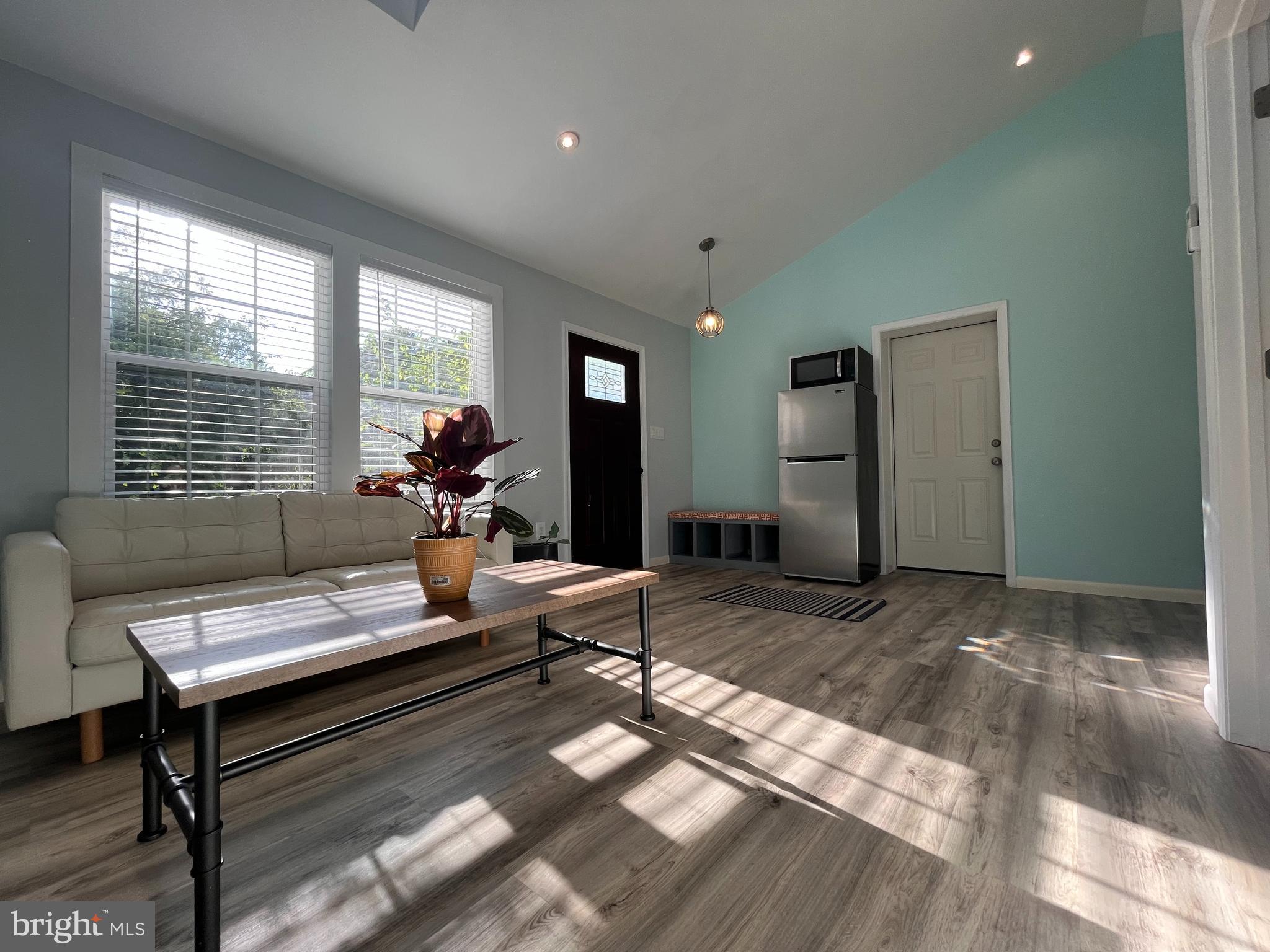 KINGS PARK WEST - Residential Lease