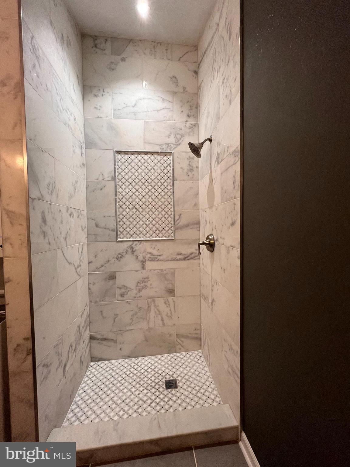 KINGS PARK WEST - Residential Lease