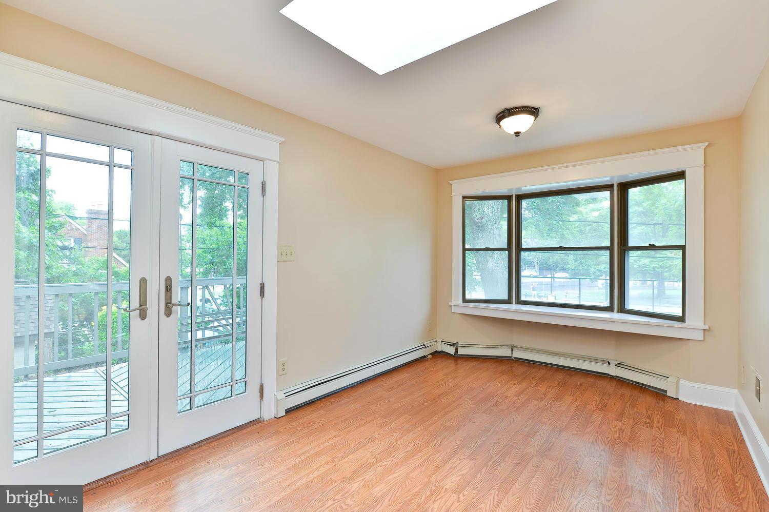 ROSEMONT PARK - Residential