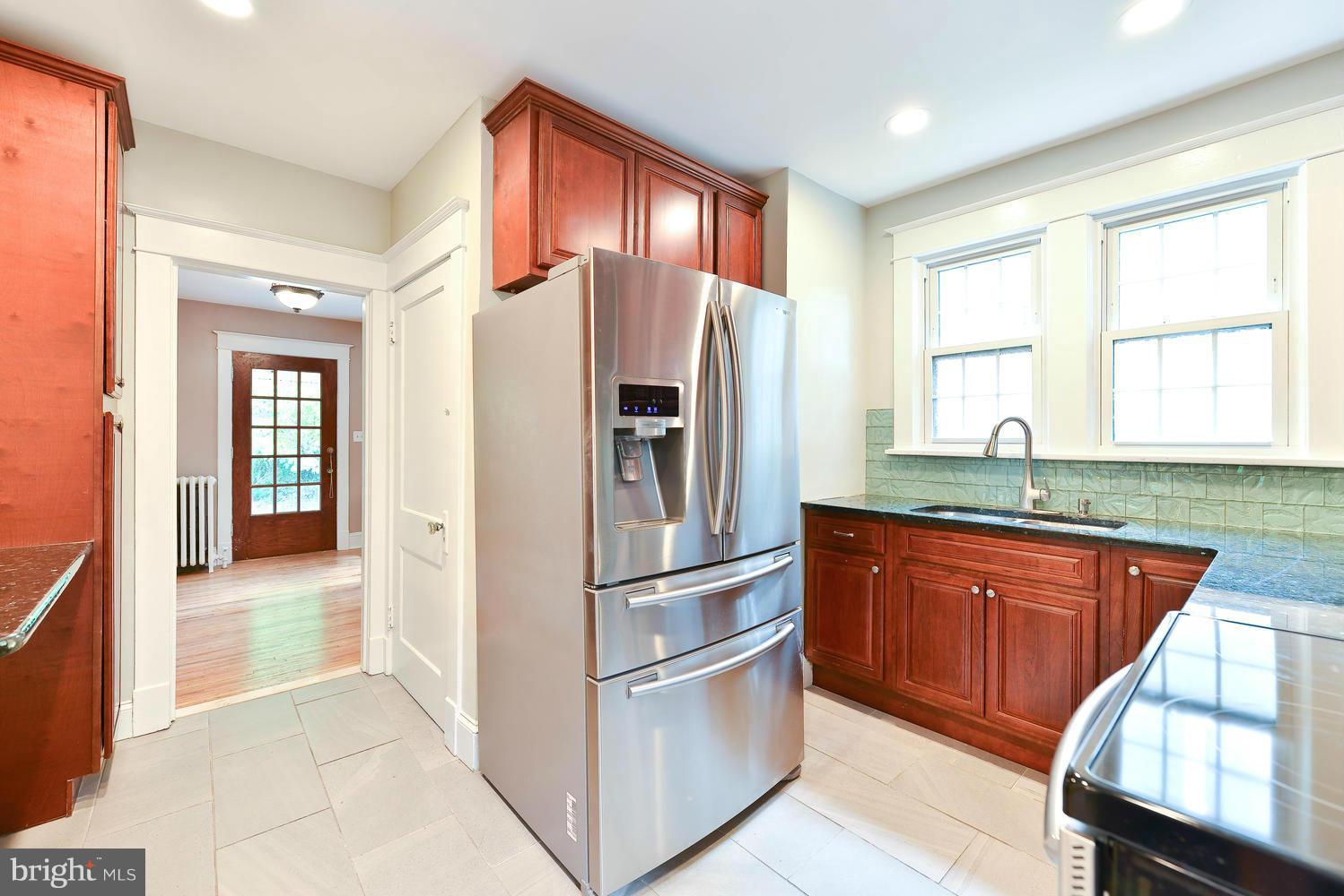 ROSEMONT PARK - Residential